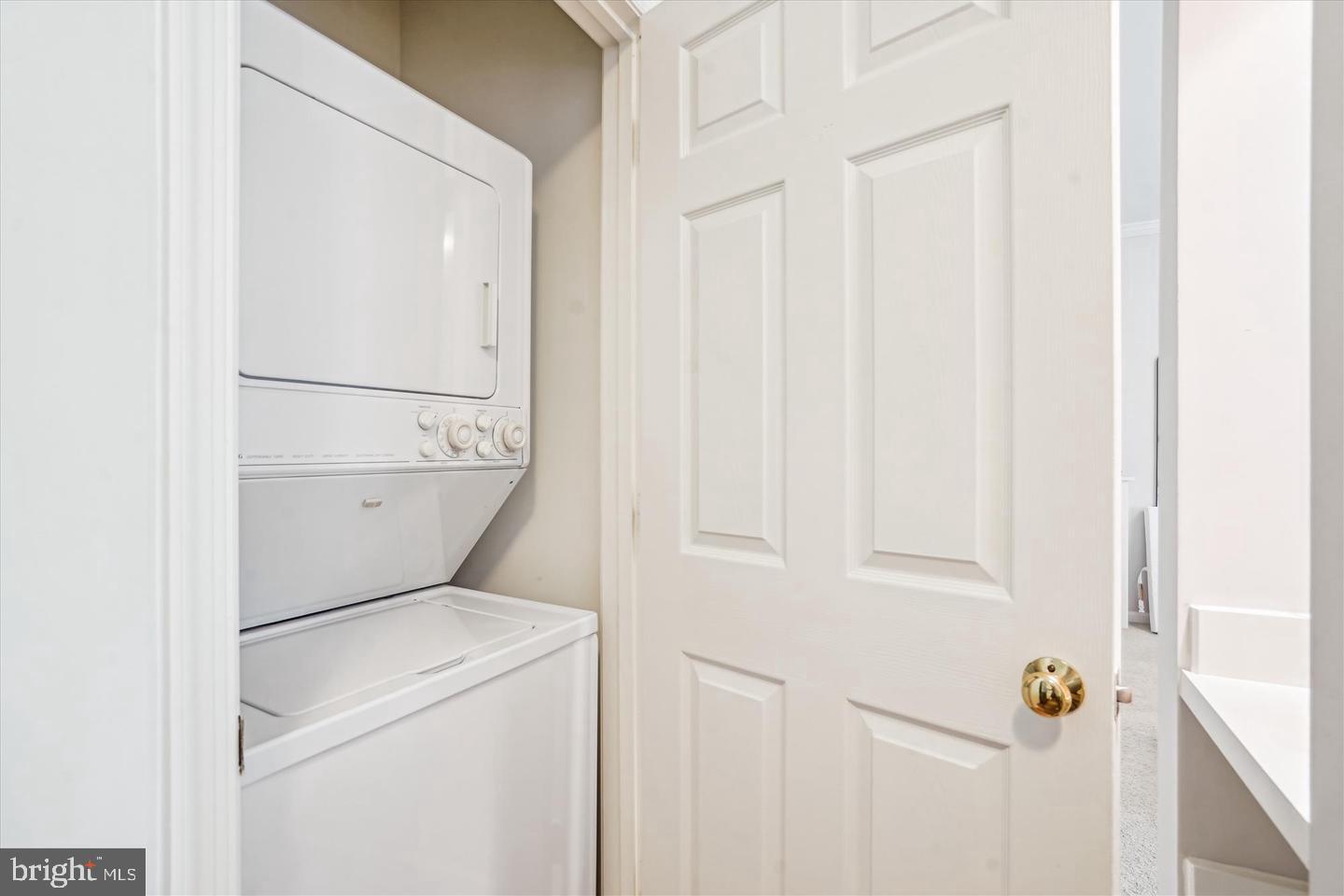 RESTON - Residential Lease