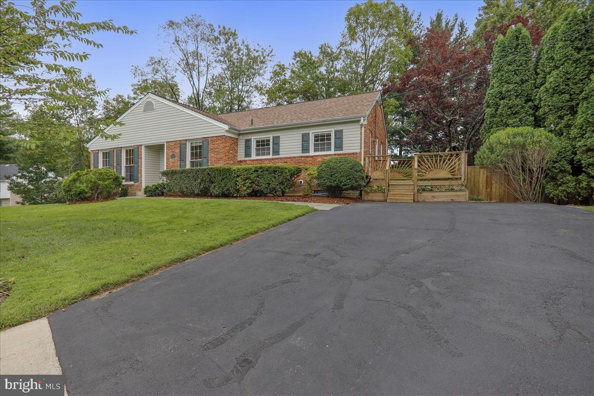 Welcome to 44 Orchard Way N., a spacious 4 BR 3 FB home in quiet cul-de-sac. This home is drenched in natural light and features large spaces, and large private, landscaped yard with a beautiful patio that showcases space for outdoor dining, grilling, and a garden.
Main level features a large living room with wood-burning fireplace, separate dining room, and a great family room off the large fully upgraded kitchen with granite counter-tops, a lovely island. Kitchen has lots of cabinets and counter-space. This floor has a large master bedroom with en-suite bathroom and two other bedrooms share bathroom #2. Each bedroom has good closet space and lots of light! This level has all hardwood floors.
Downstairs carpeted walk-out level with a large family room, as well as bedom #4 plus another full
bathroom. This floor also has a large laundry room with washer and dryer and a separate work room with lots of storage.
This level conveniently accesses the private, fenced-in landscaped yard.
Credit Score: 680+Income : 3 times rent . No negative rental history. All Applicants 18+ Must apply.