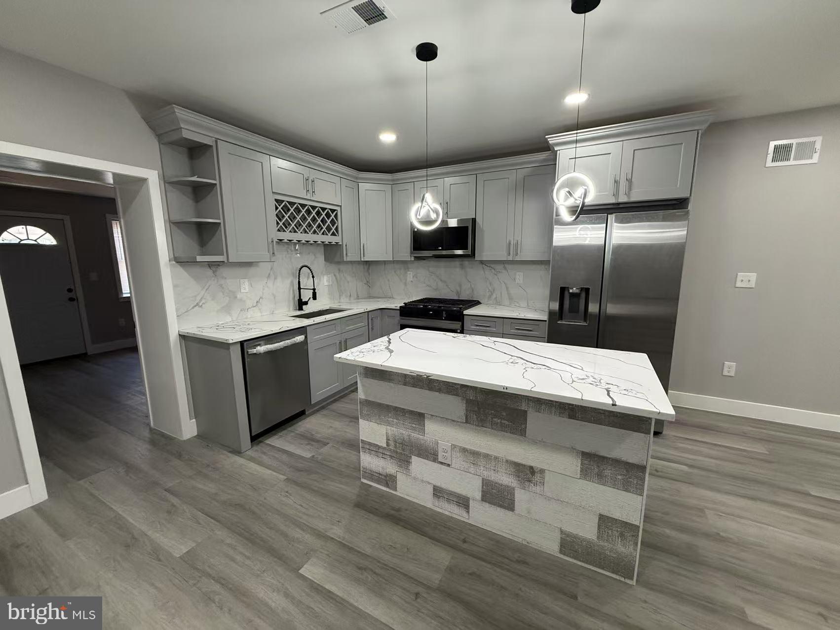 WHITMAN - Residential