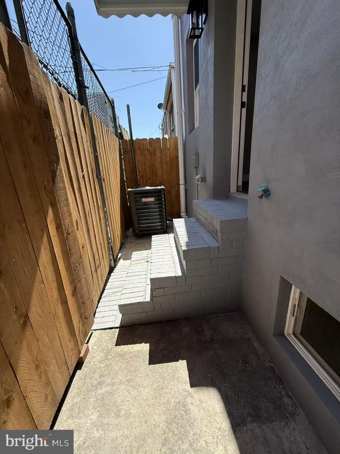 WHITMAN - Residential