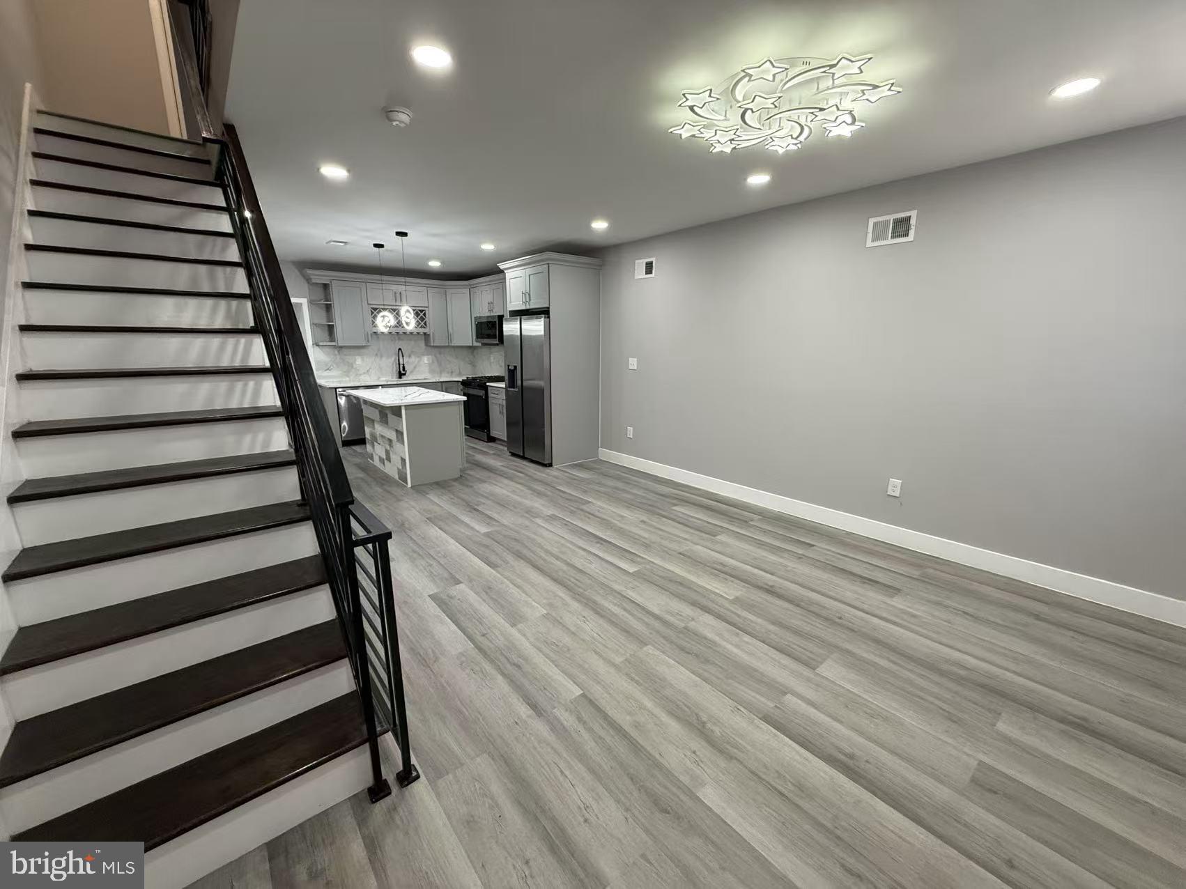 WHITMAN - Residential