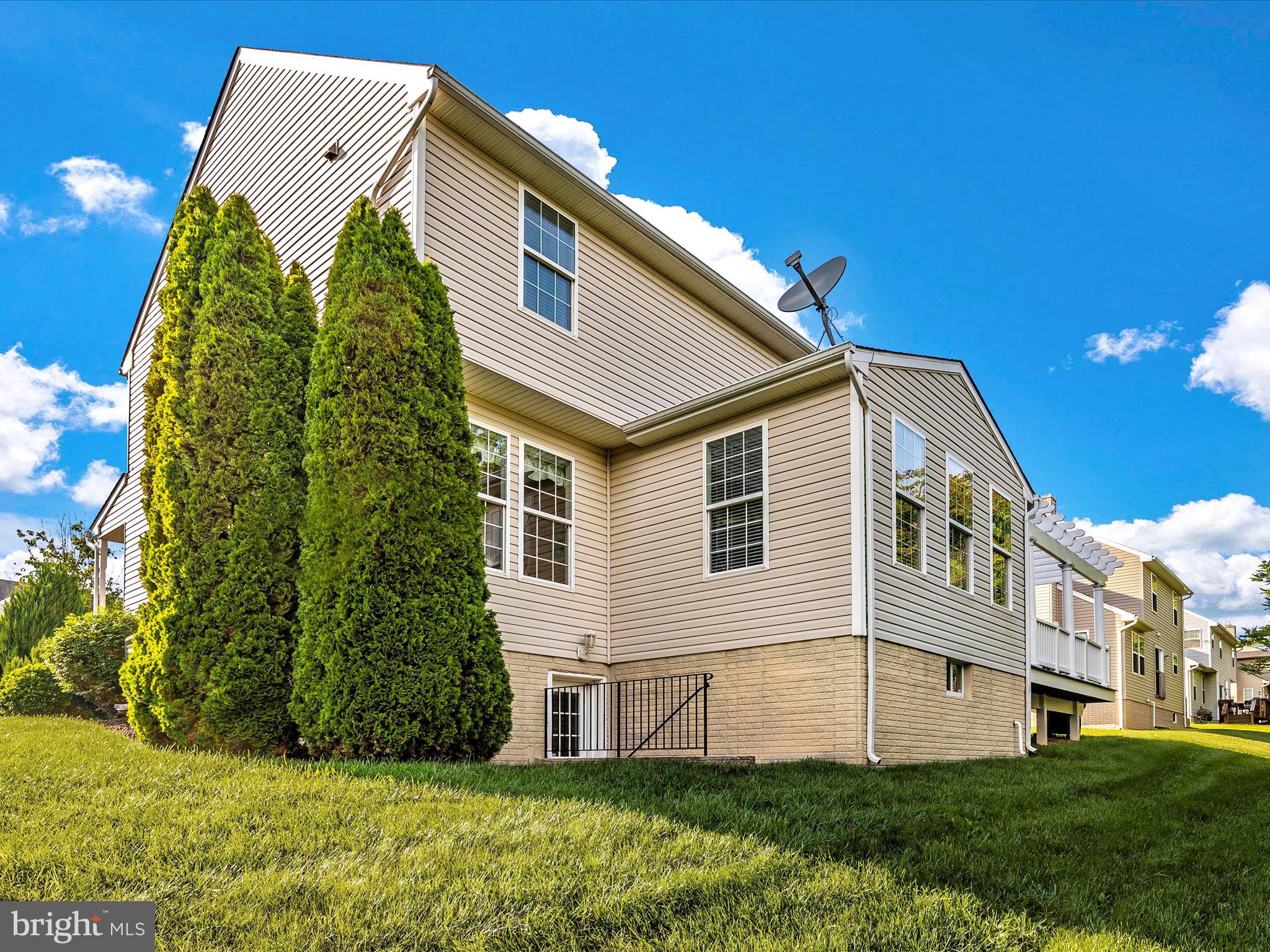 RIVERSIDE VILLAGES - Residential