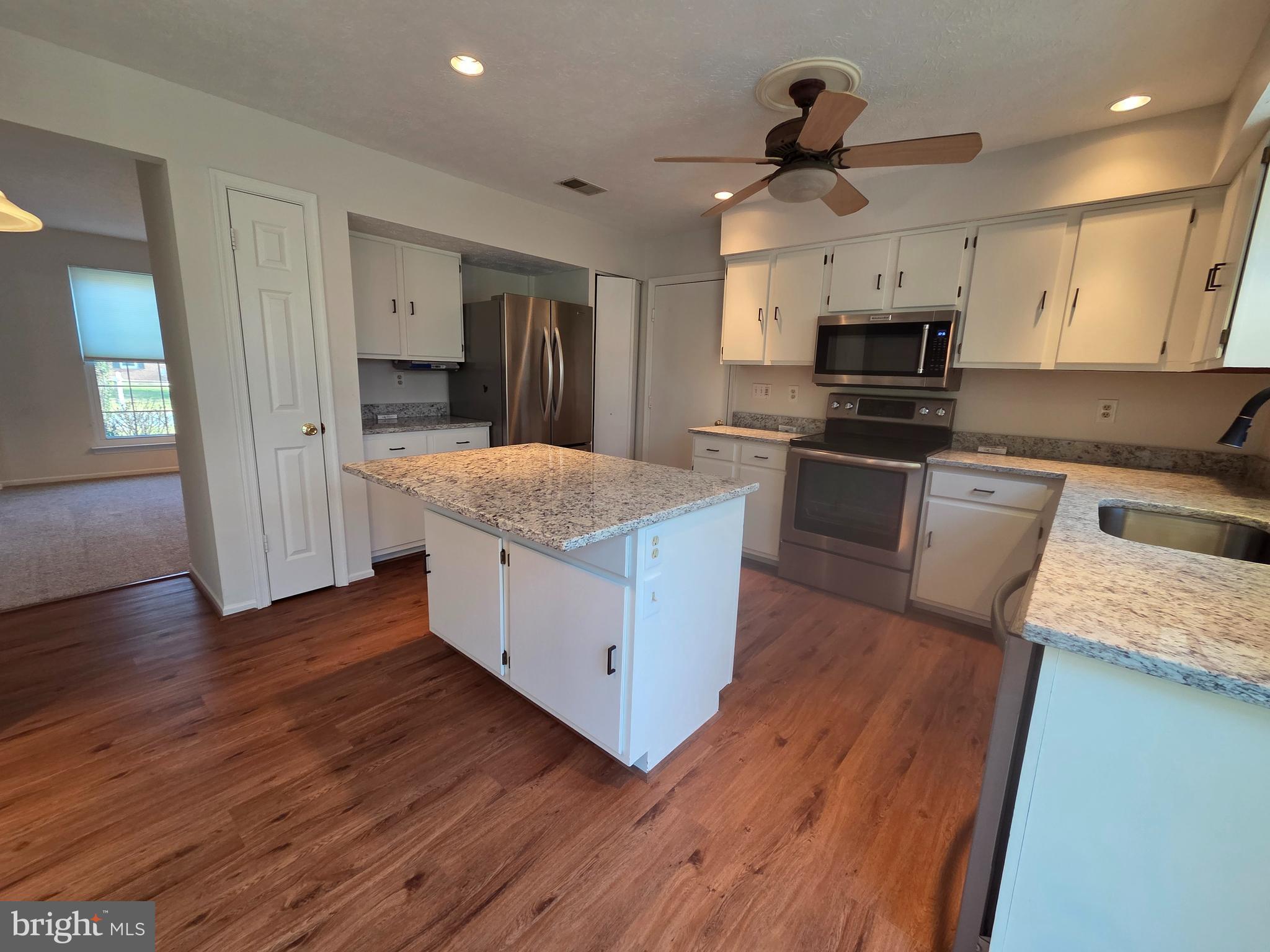 BAY COUNTRY - Residential