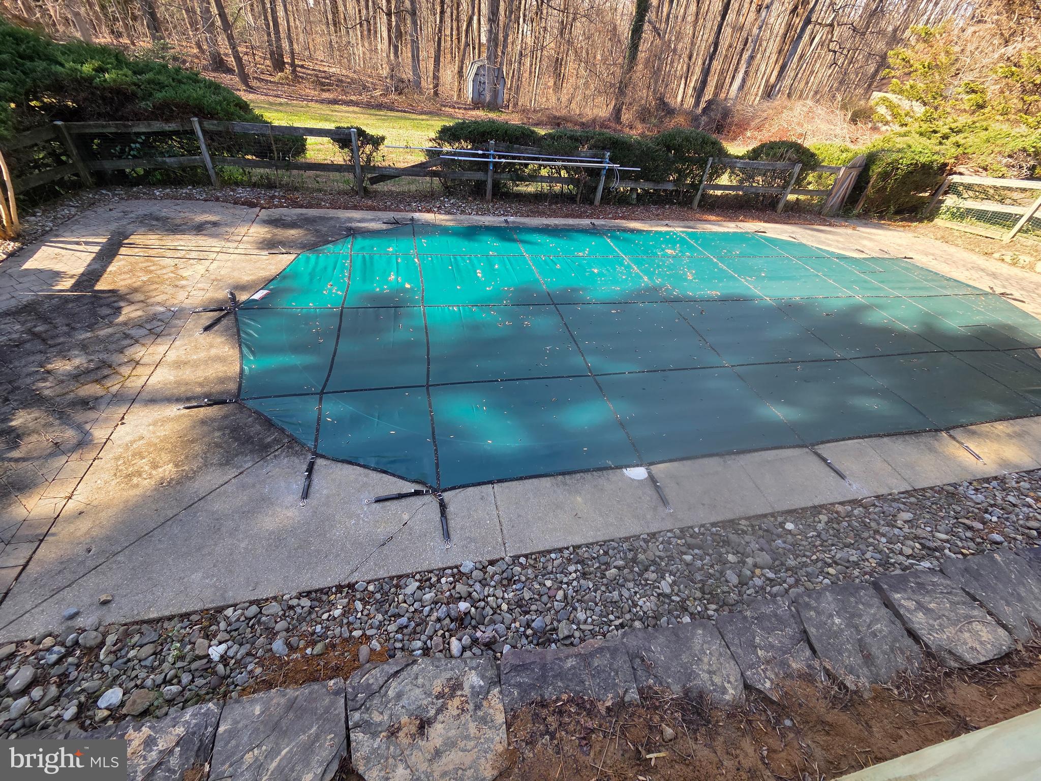 BAY COUNTRY - Residential