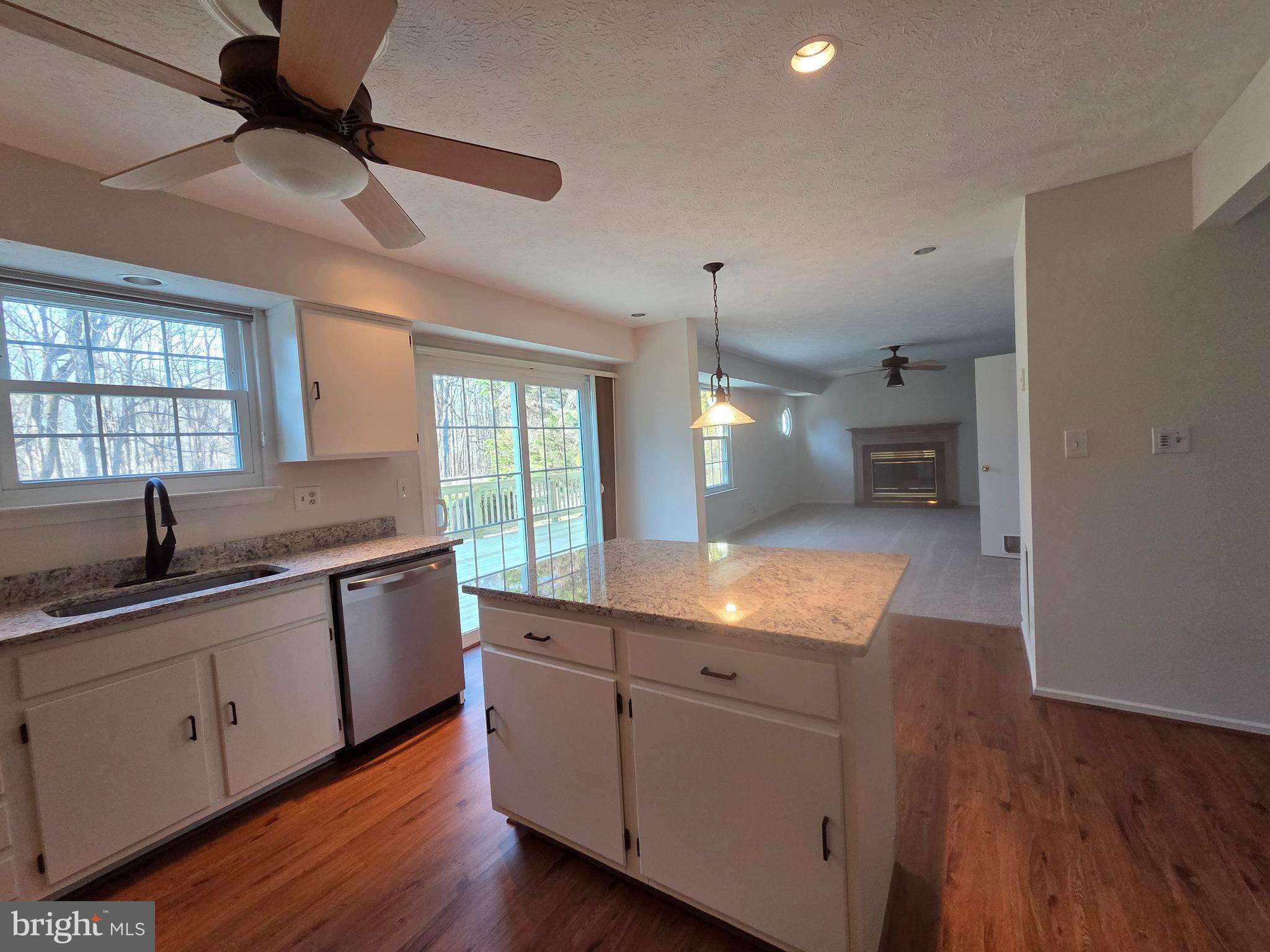 BAY COUNTRY - Residential