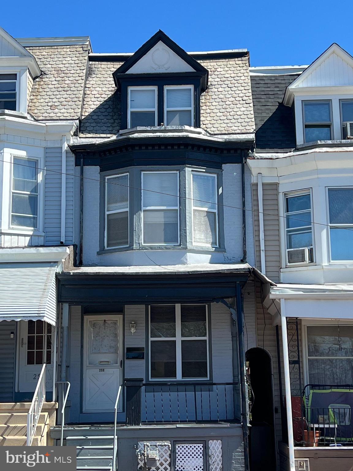 Great Starter home!