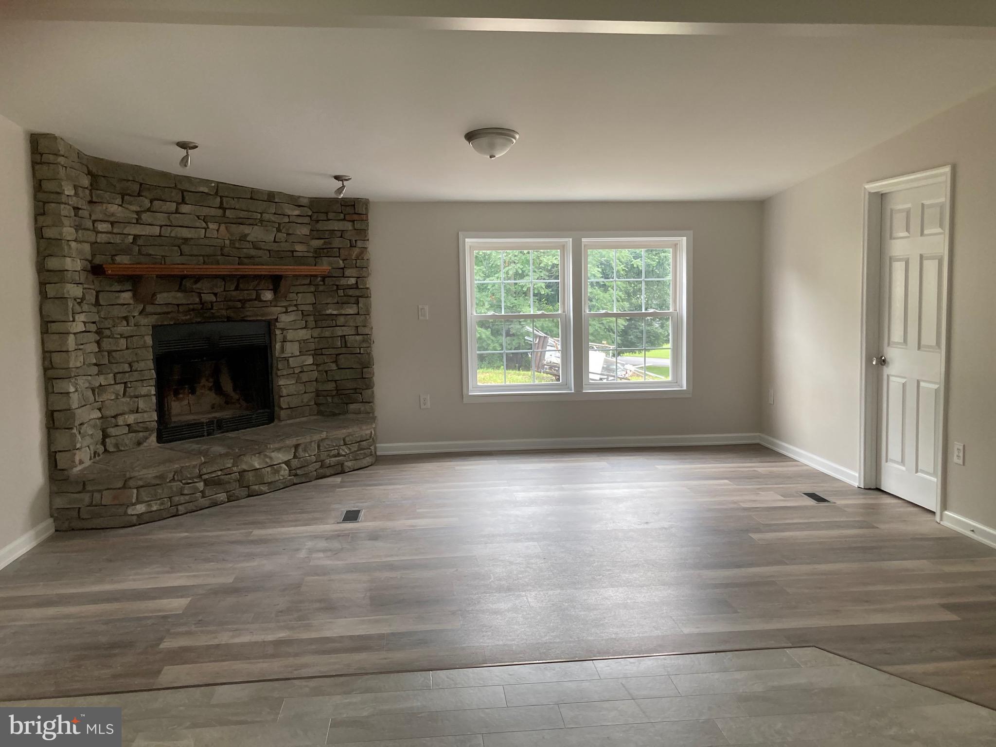 1054 HEATHER DRIVE