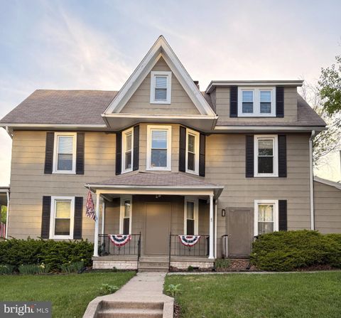 Photo of 300 Allegheny Ave, TOWSON, MD 21204 (MLS # MDBC2160908)