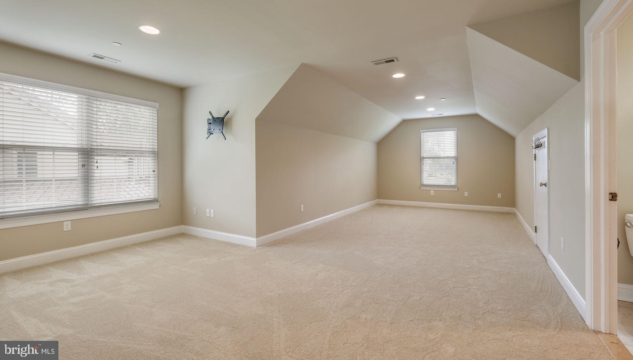 HOLLY FARM ESTATE - Residential