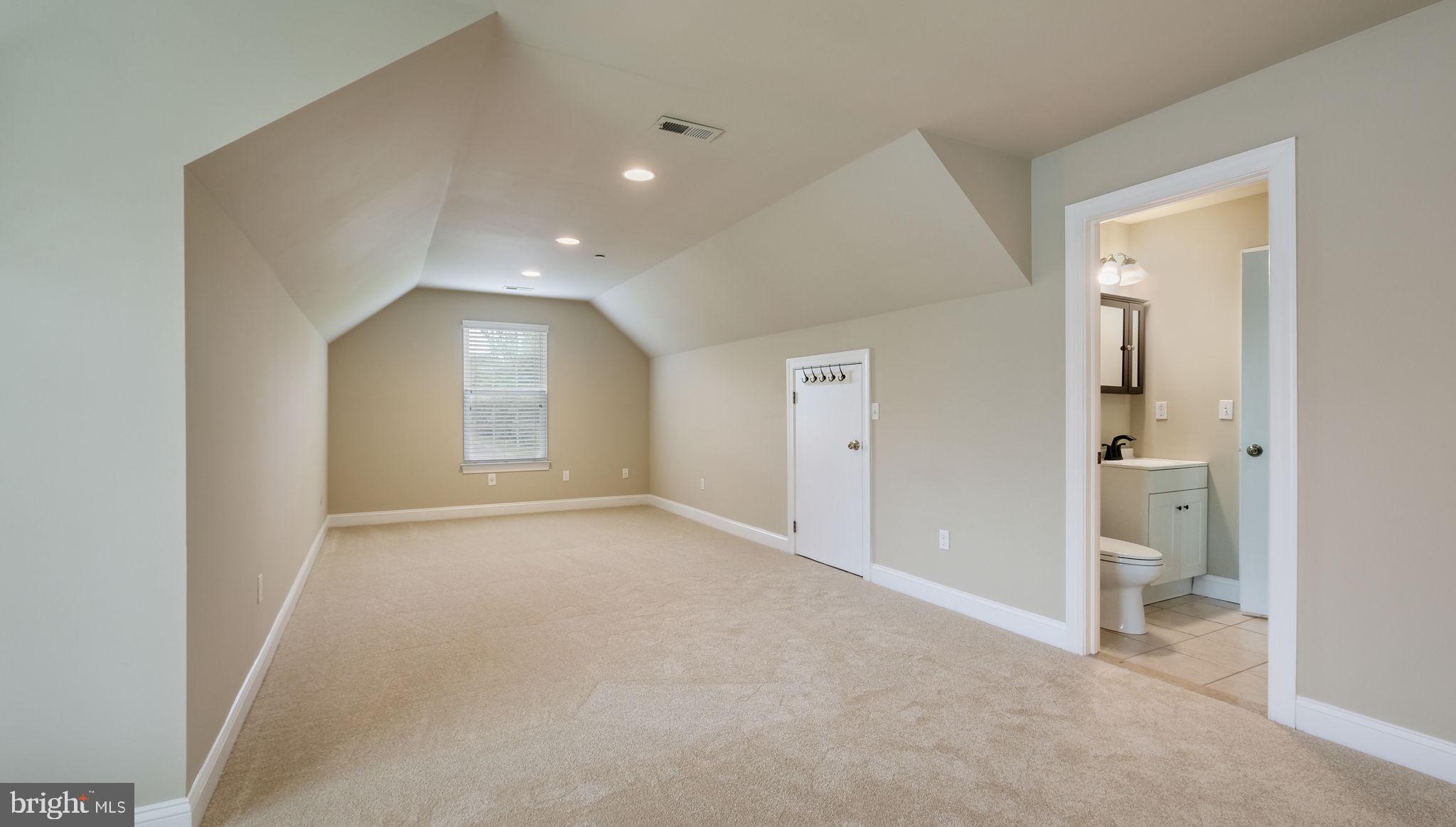 HOLLY FARM ESTATE - Residential