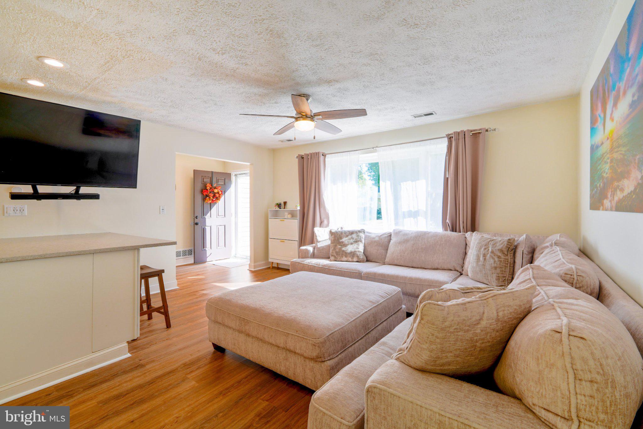 936 MARINE DRIVE