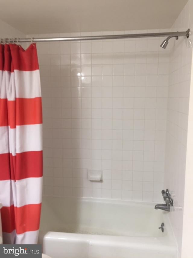 THE COLONIES - Residential Lease