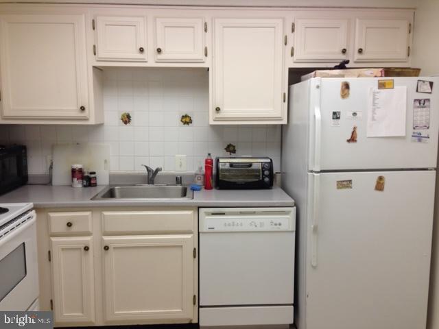 THE COLONIES - Residential Lease