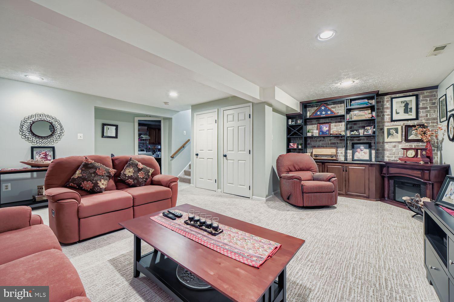 SHEPHERDS GLEN - Residential