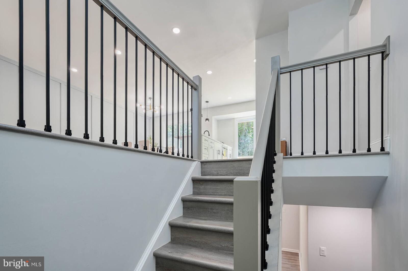 3 WOODSEND PLACE
