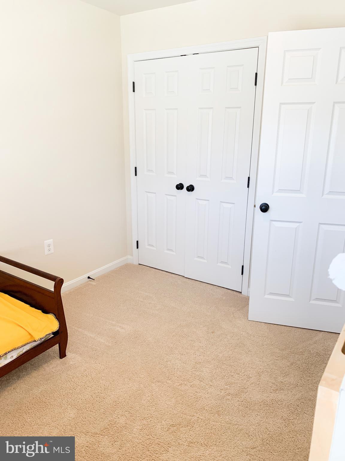 ELIZABETH HILLS PHASE 1 - Residential Lease