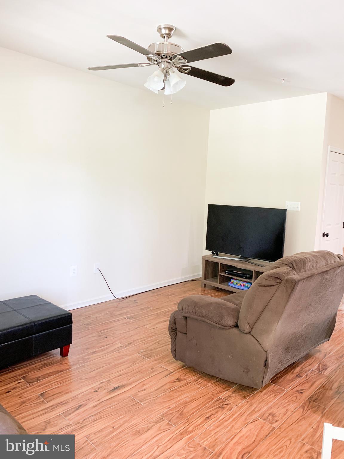 ELIZABETH HILLS PHASE 1 - Residential Lease