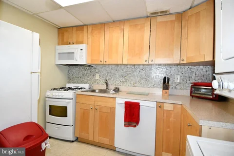 MLS: MDBC2171306
