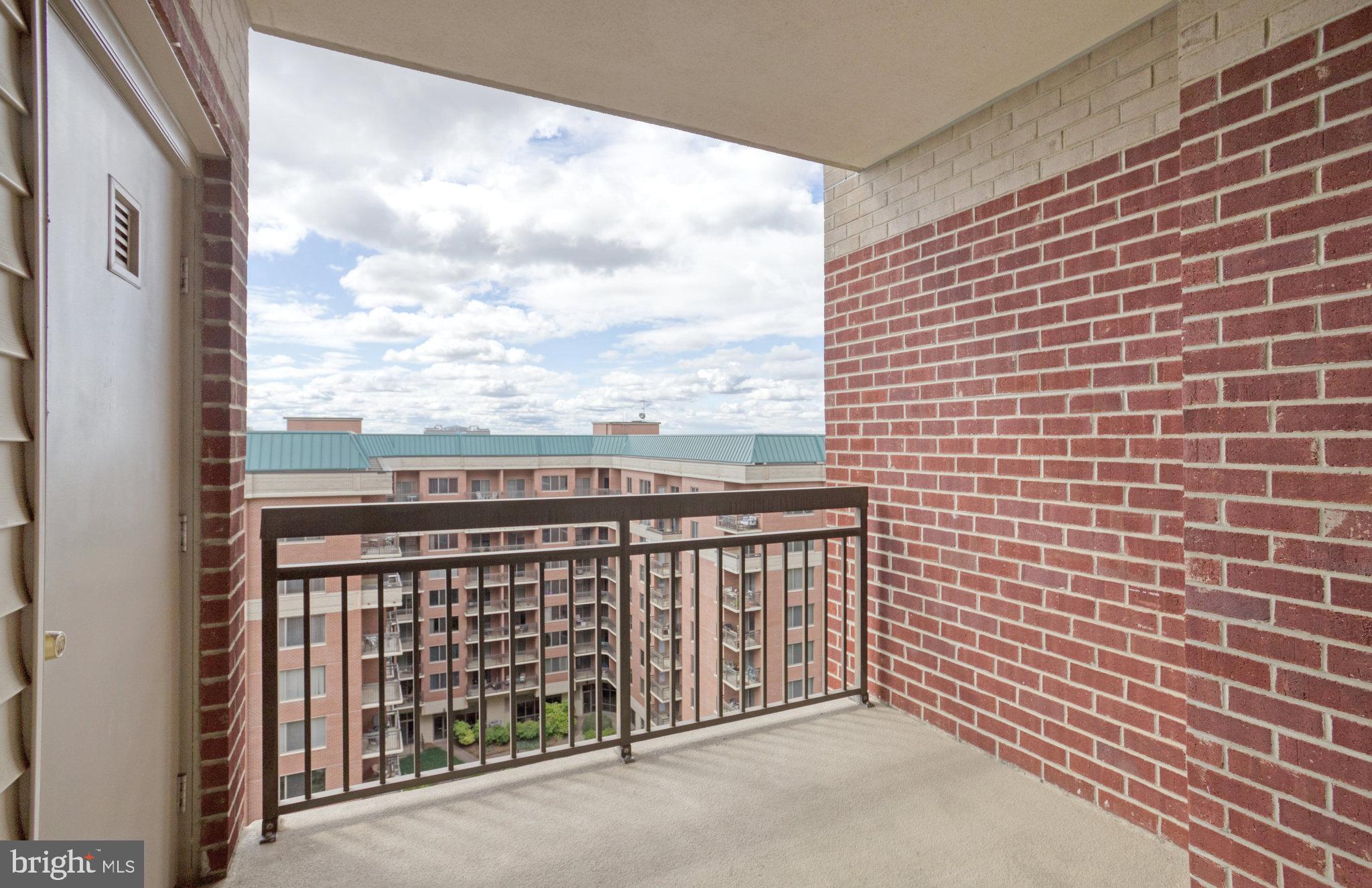 VIRGINIA SQUARE - Residential