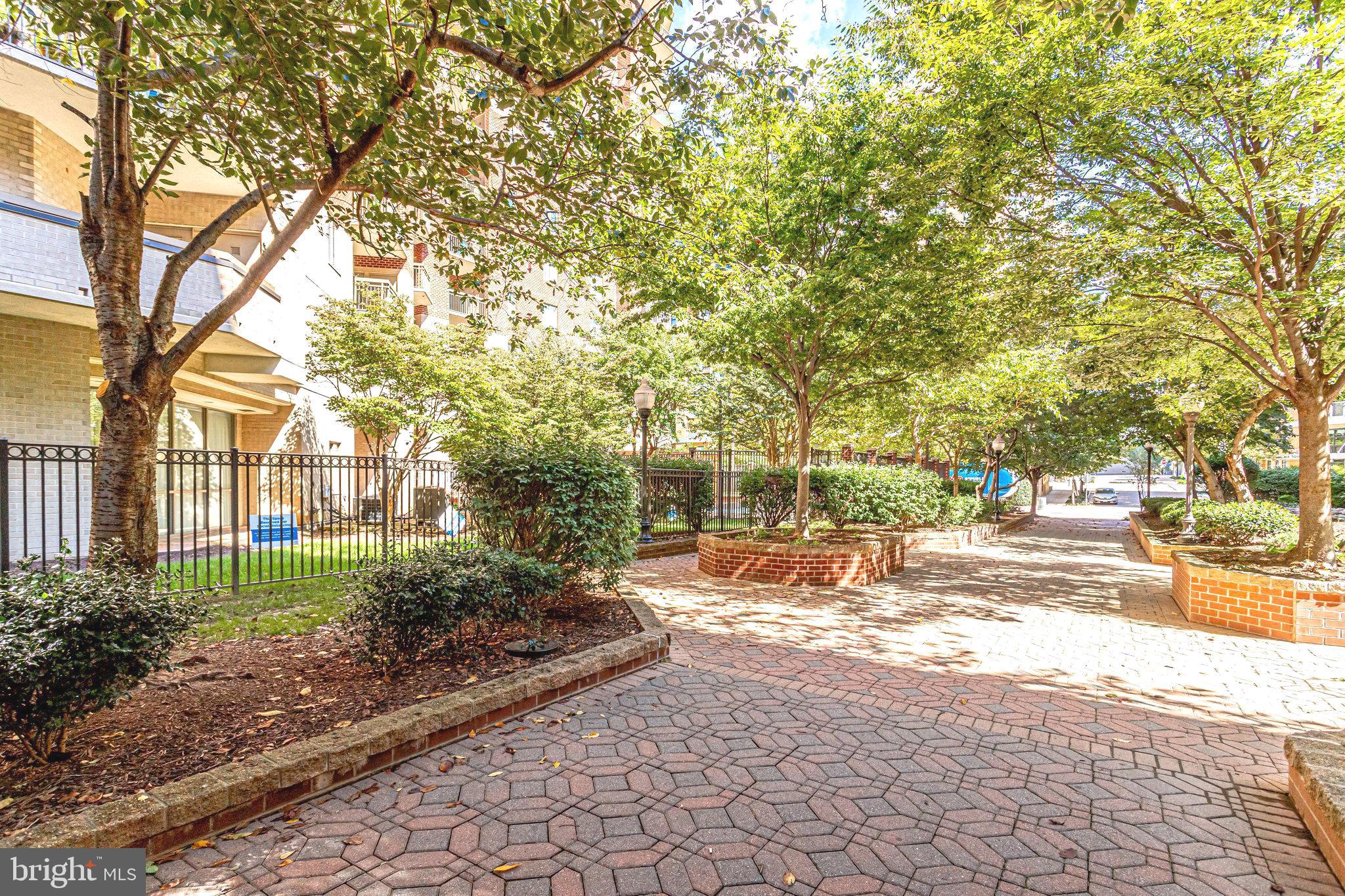 VIRGINIA SQUARE - Residential