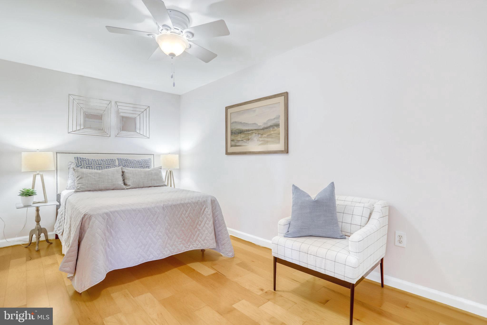 VIRGINIA SQUARE - Residential