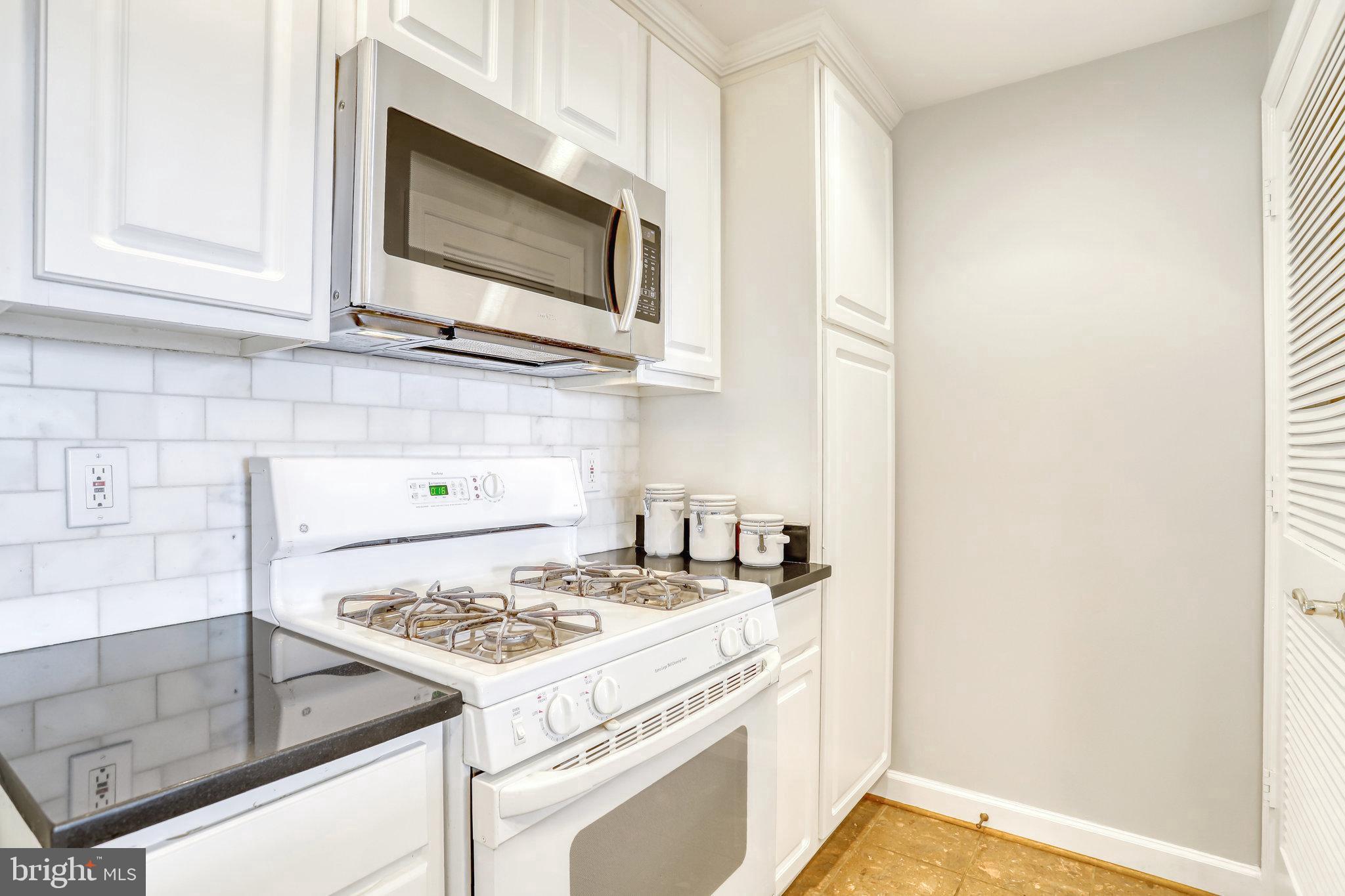 VIRGINIA SQUARE - Residential