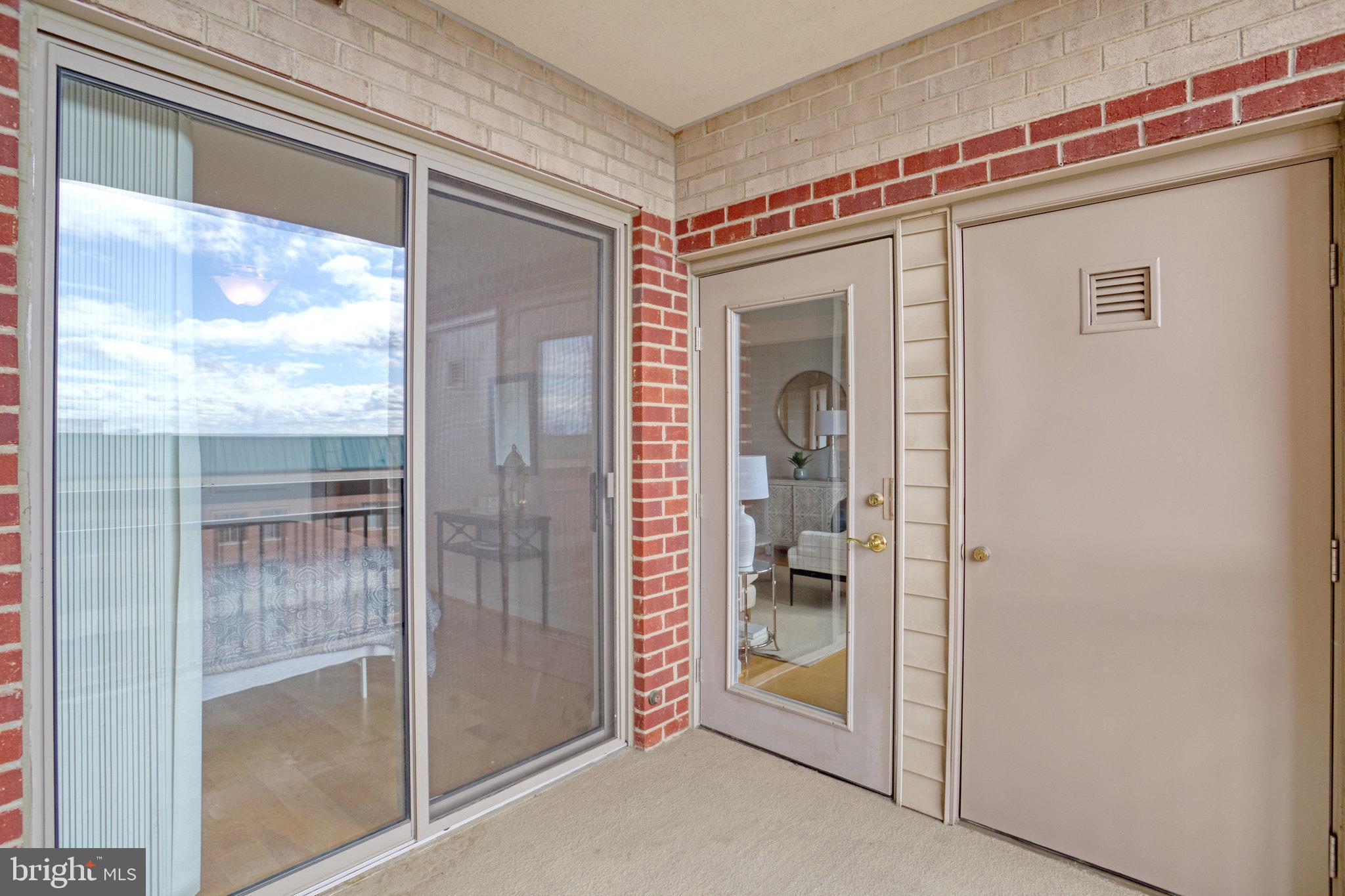 VIRGINIA SQUARE - Residential