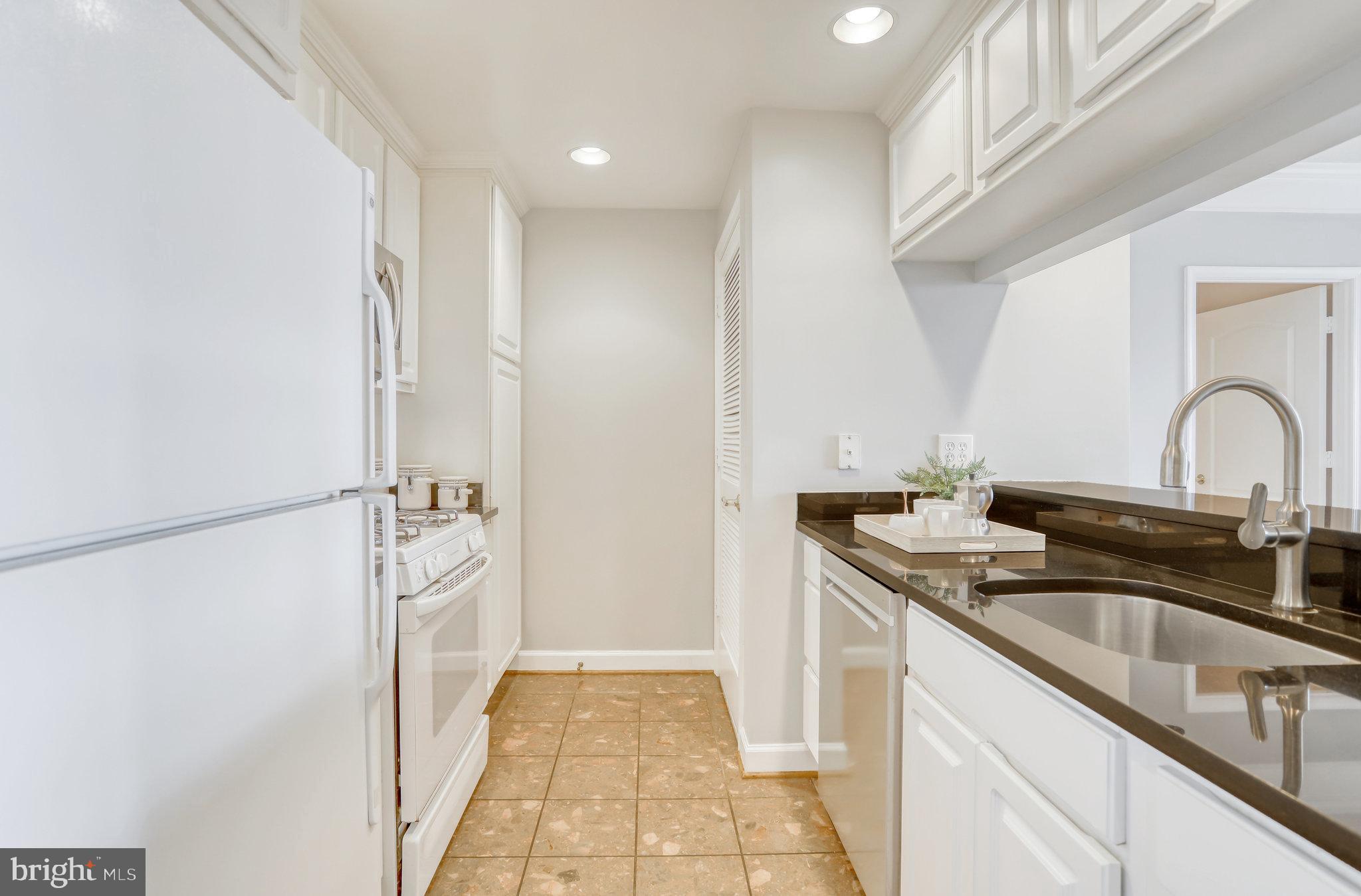 VIRGINIA SQUARE - Residential