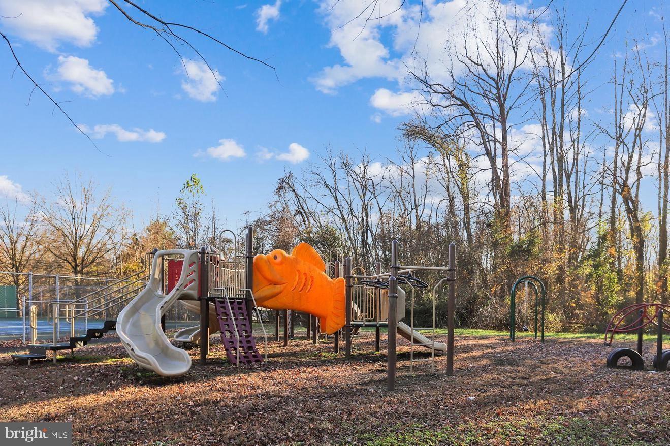 LAKE ARBOR - Residential