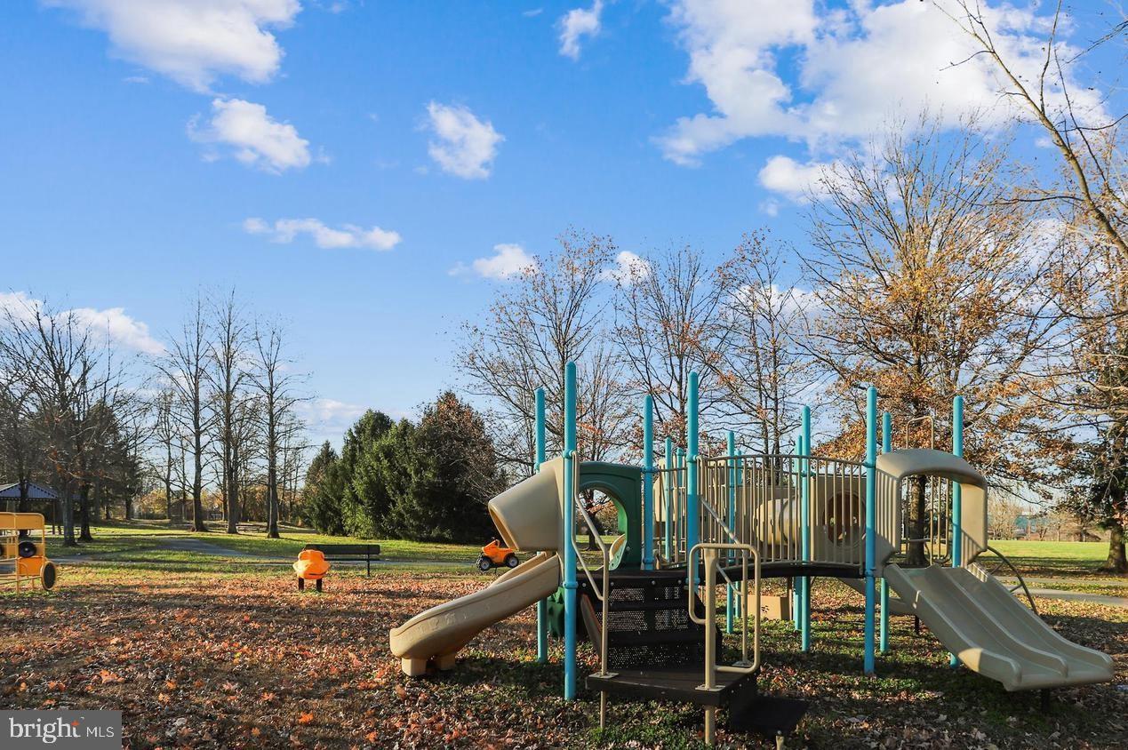 LAKE ARBOR - Residential