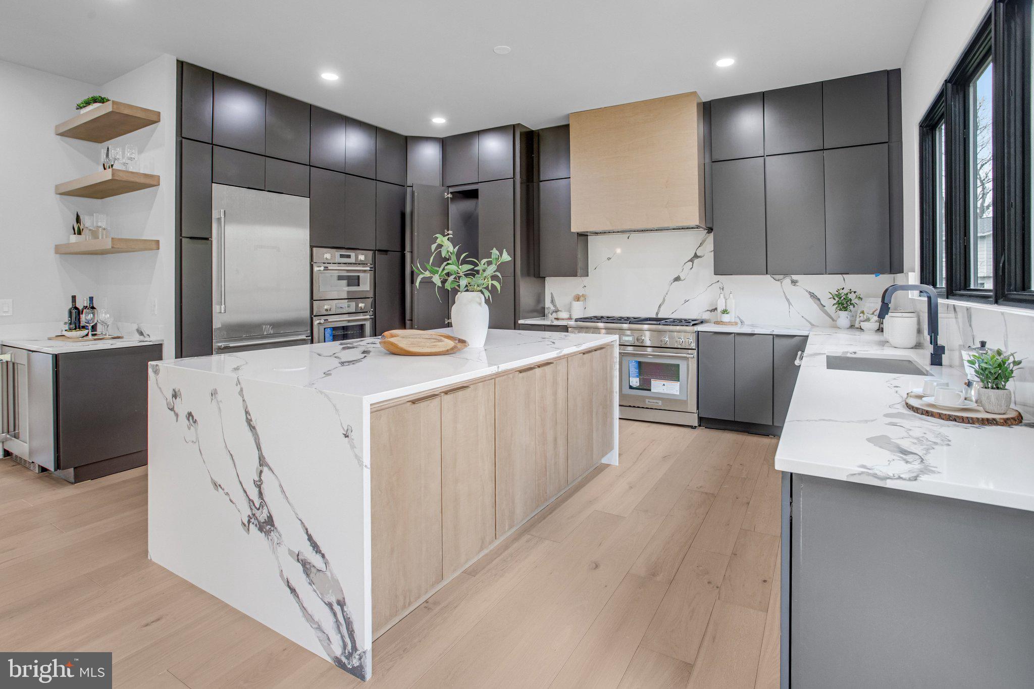 DUNN LORING WOODS - Residential