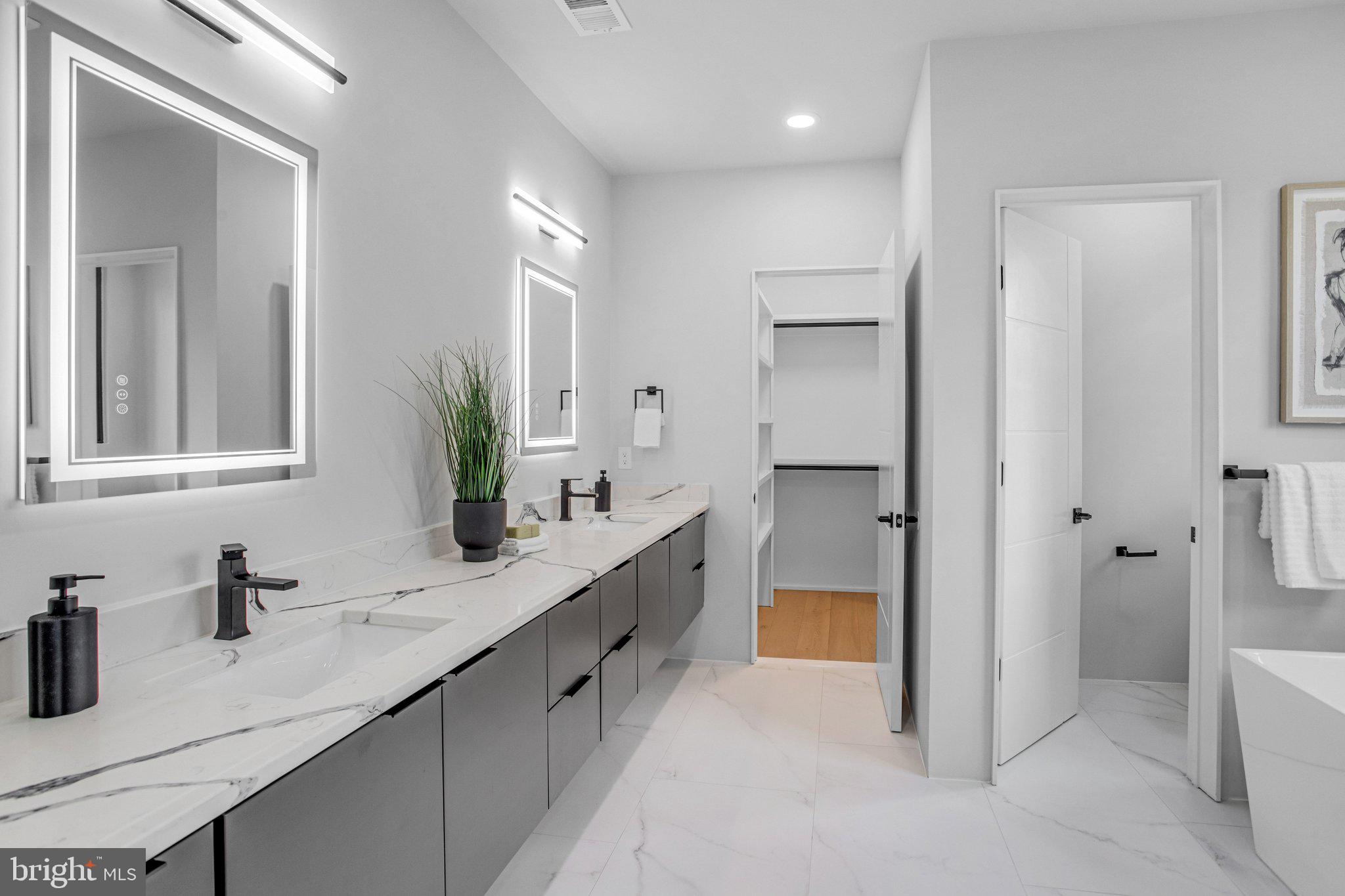 DUNN LORING WOODS - Residential