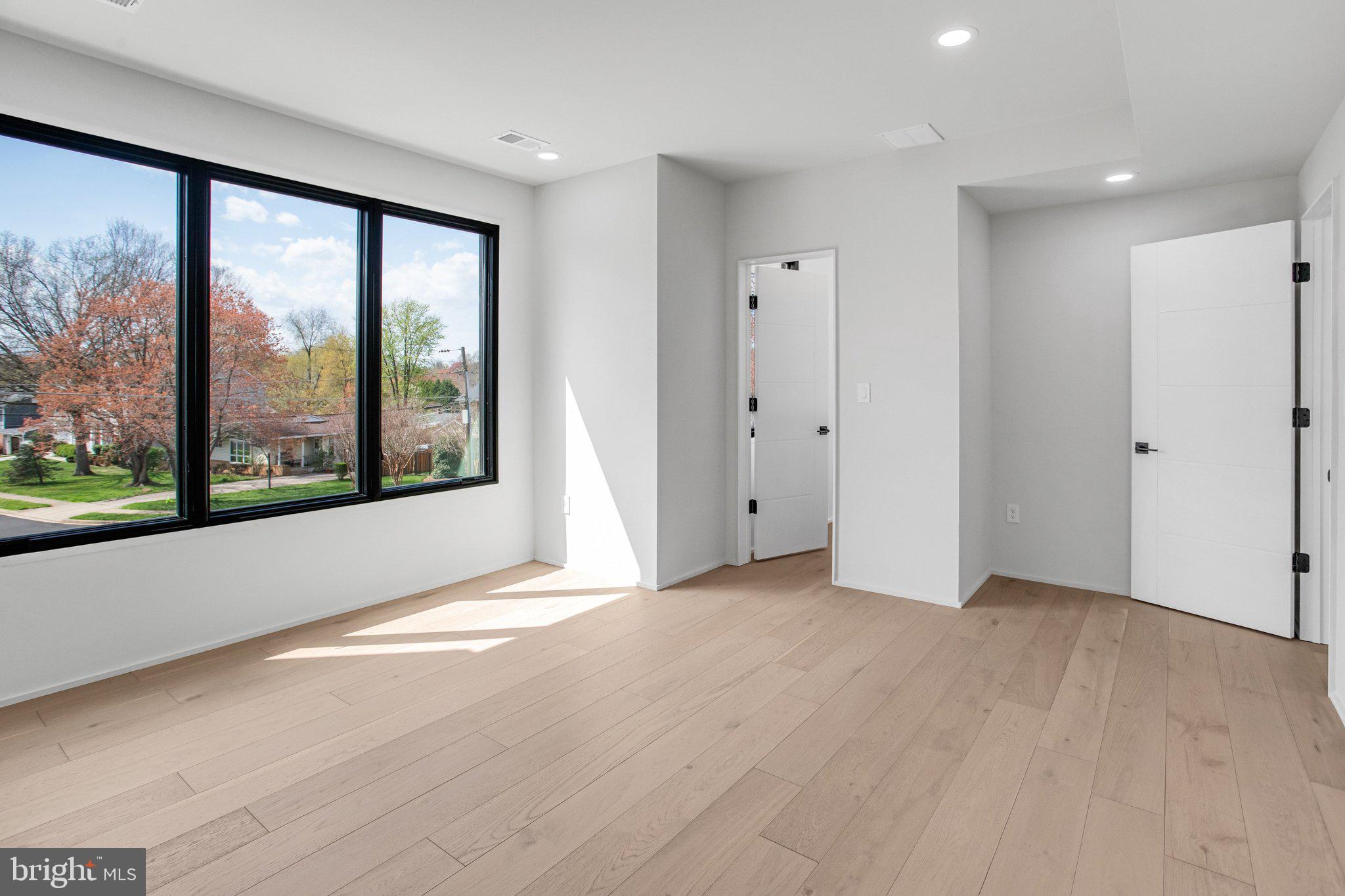 DUNN LORING WOODS - Residential