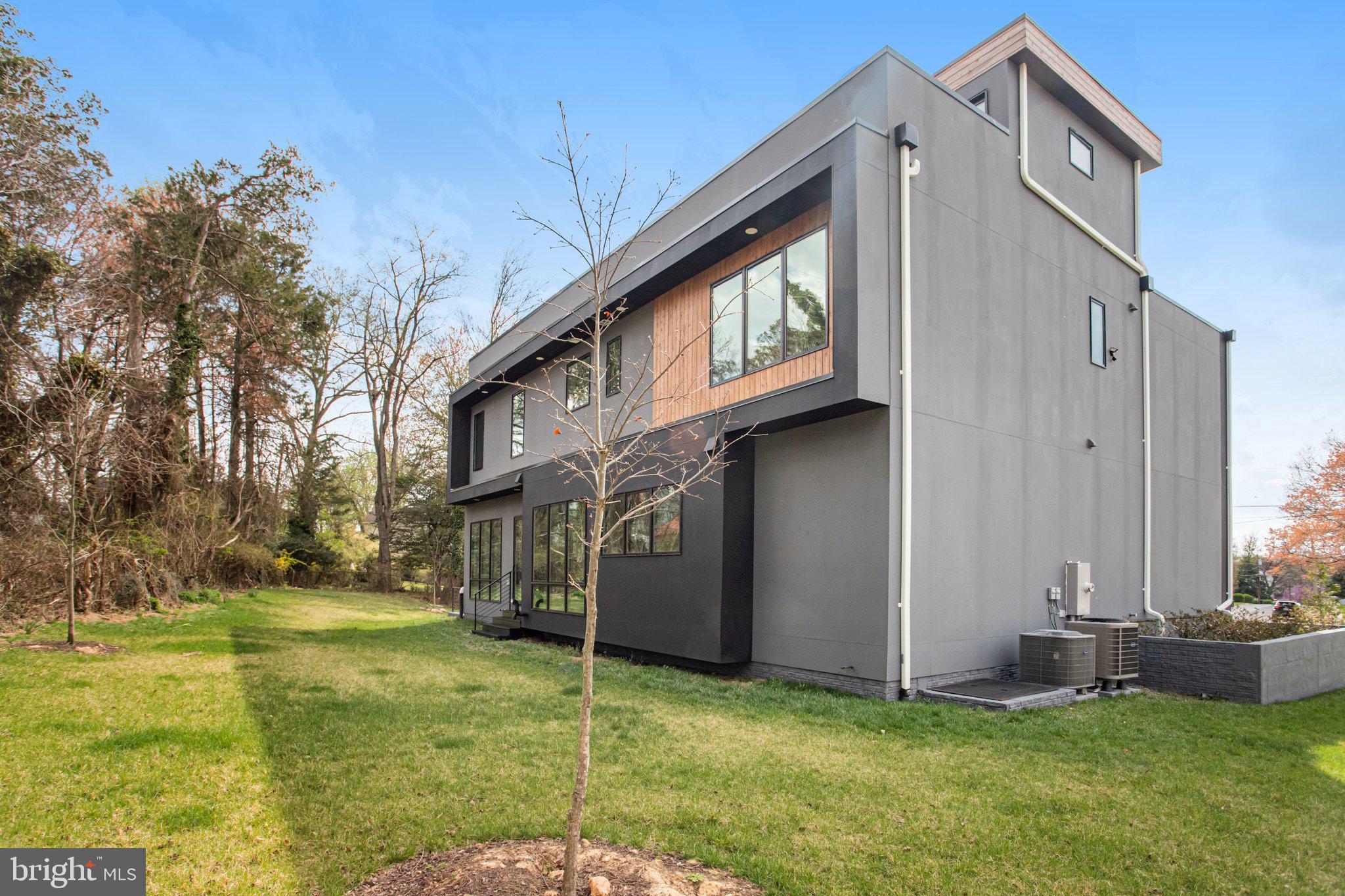 DUNN LORING WOODS - Residential