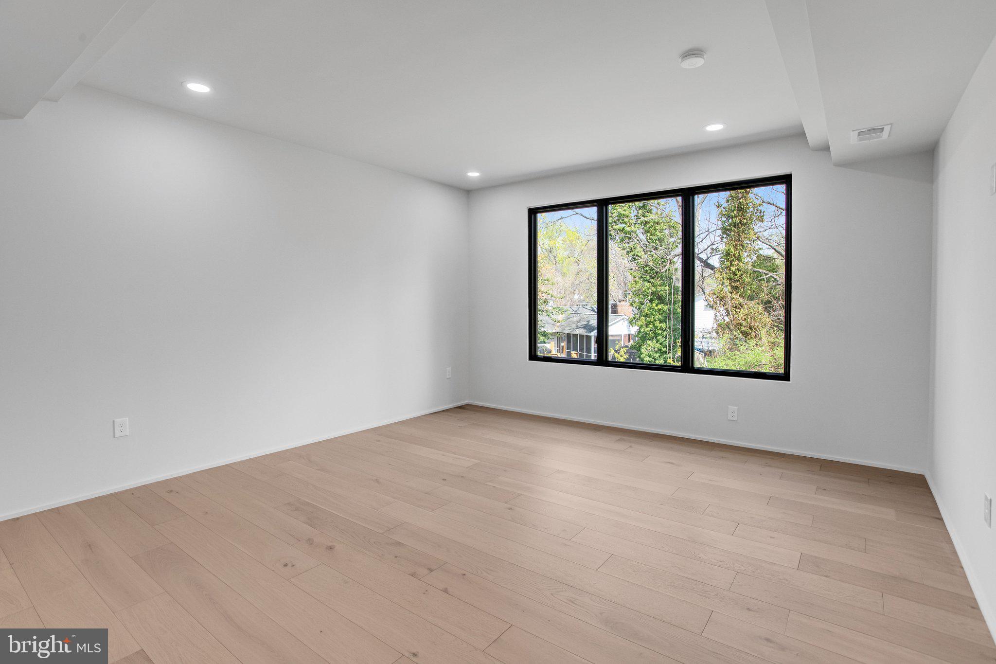 DUNN LORING WOODS - Residential