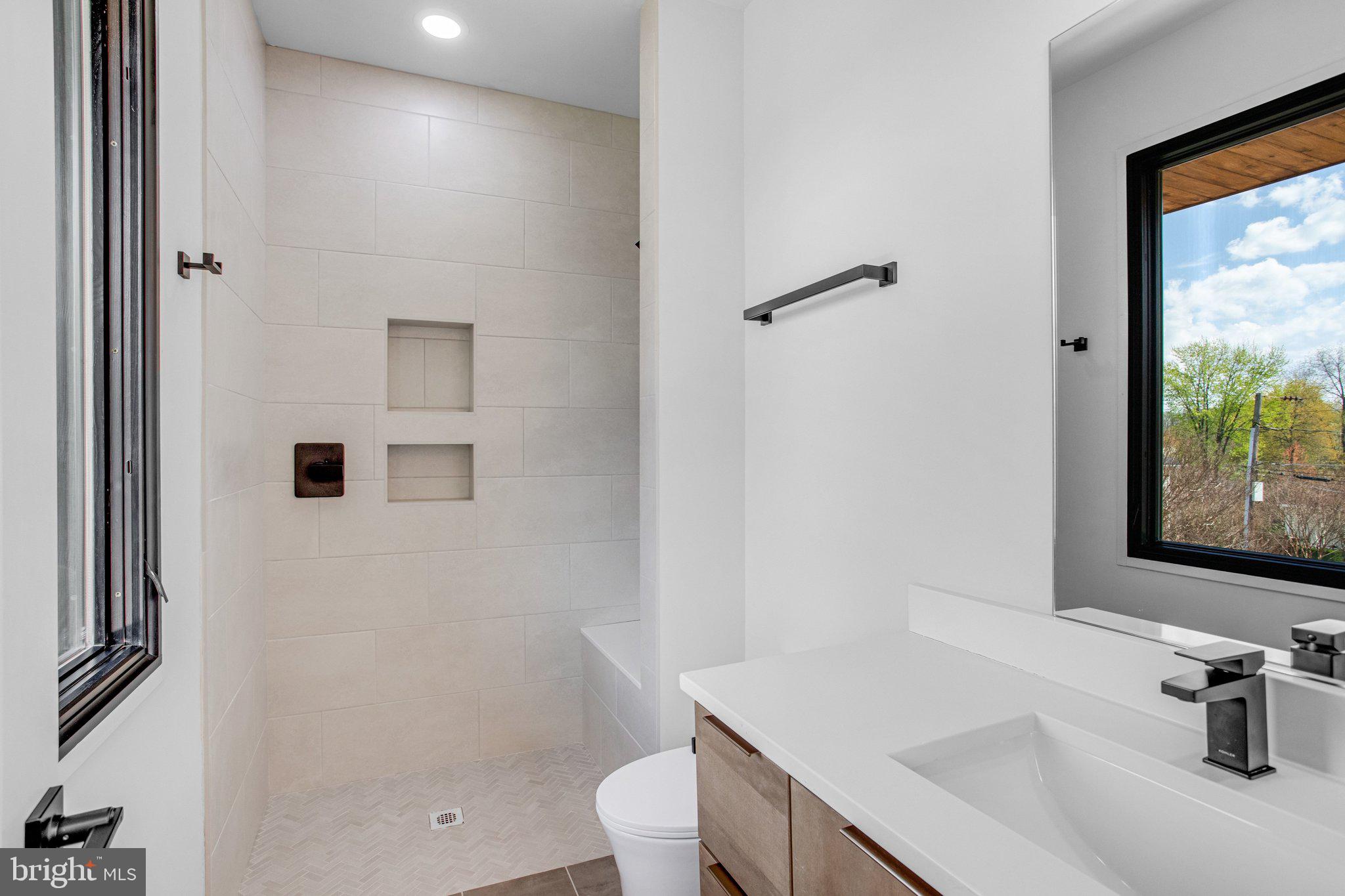 DUNN LORING WOODS - Residential