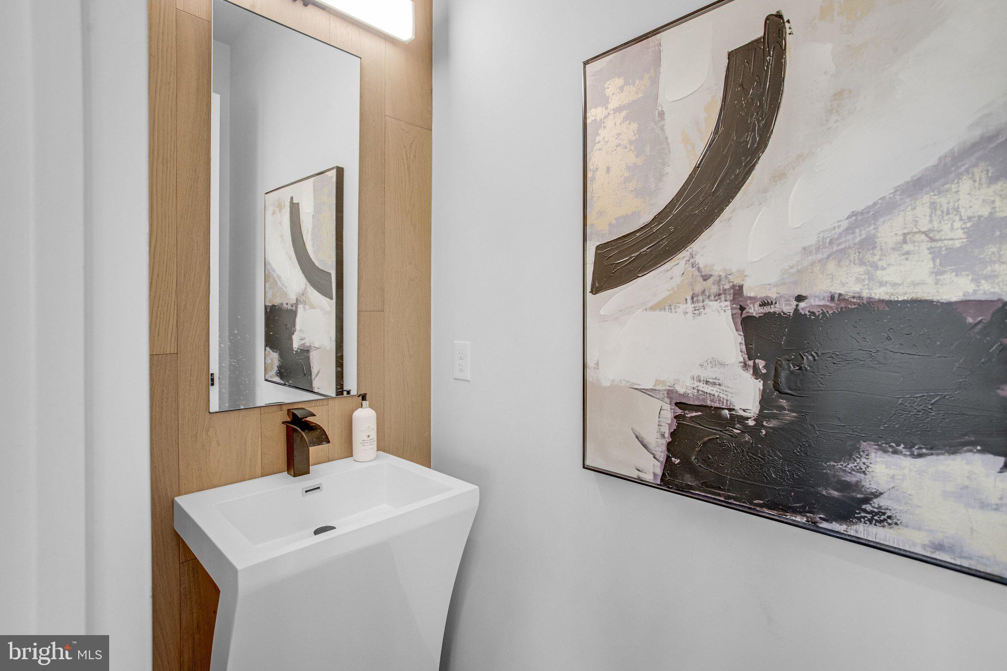 DUNN LORING WOODS - Residential