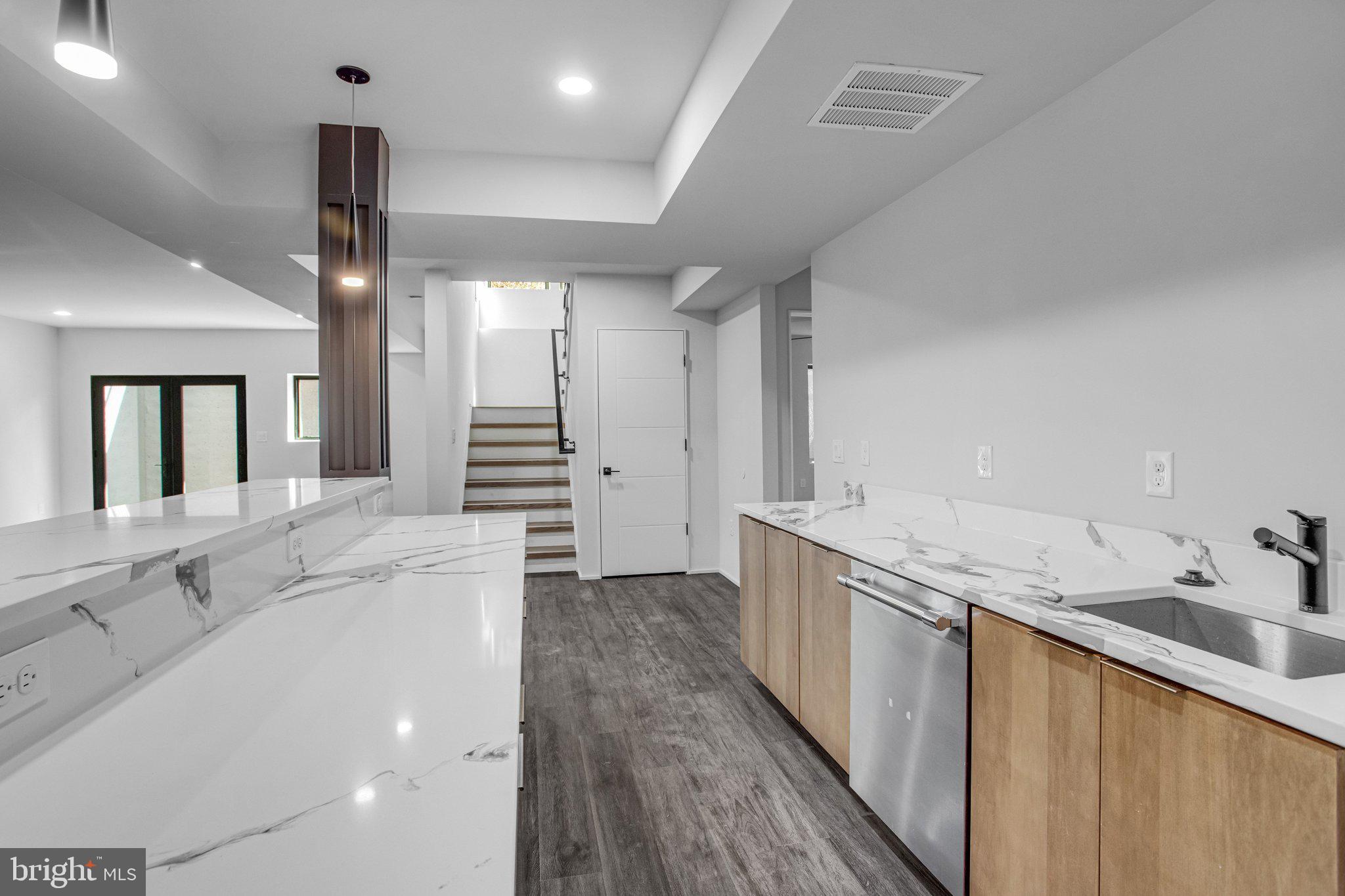 DUNN LORING WOODS - Residential