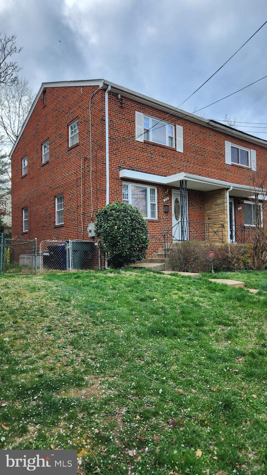 OLD TOWN - Residential Lease