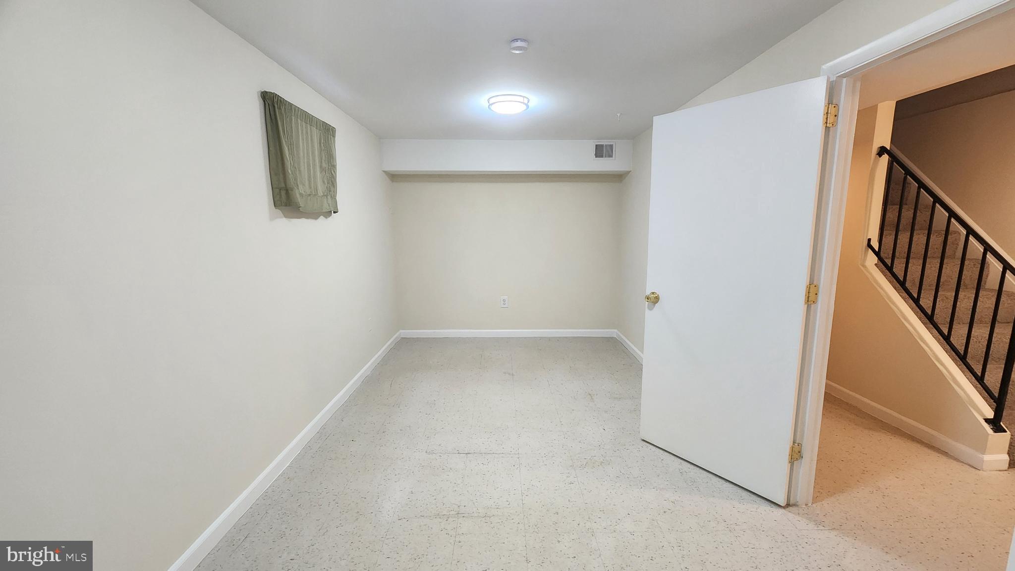 OLD TOWN - Residential Lease