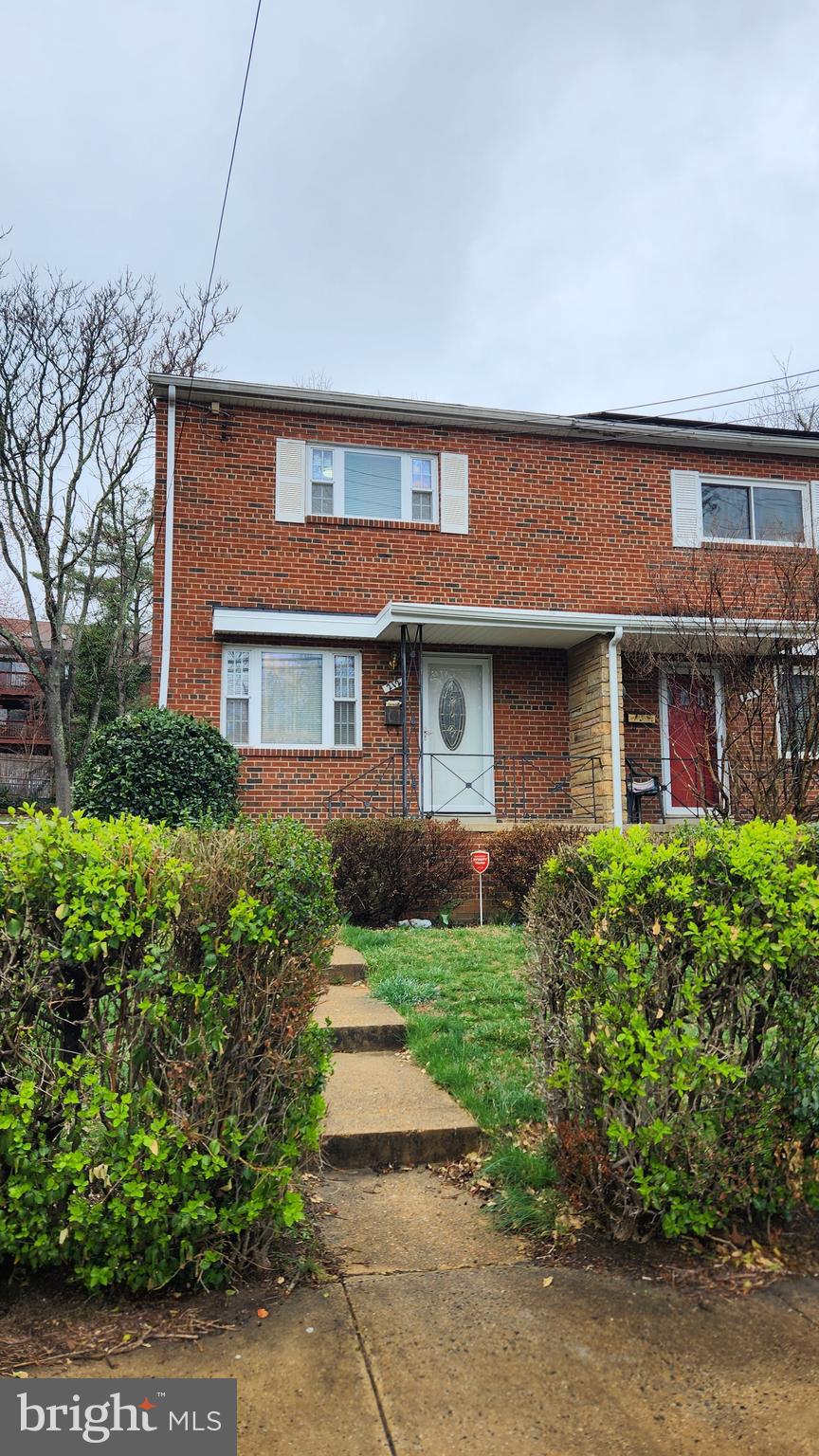 OLD TOWN - Residential Lease