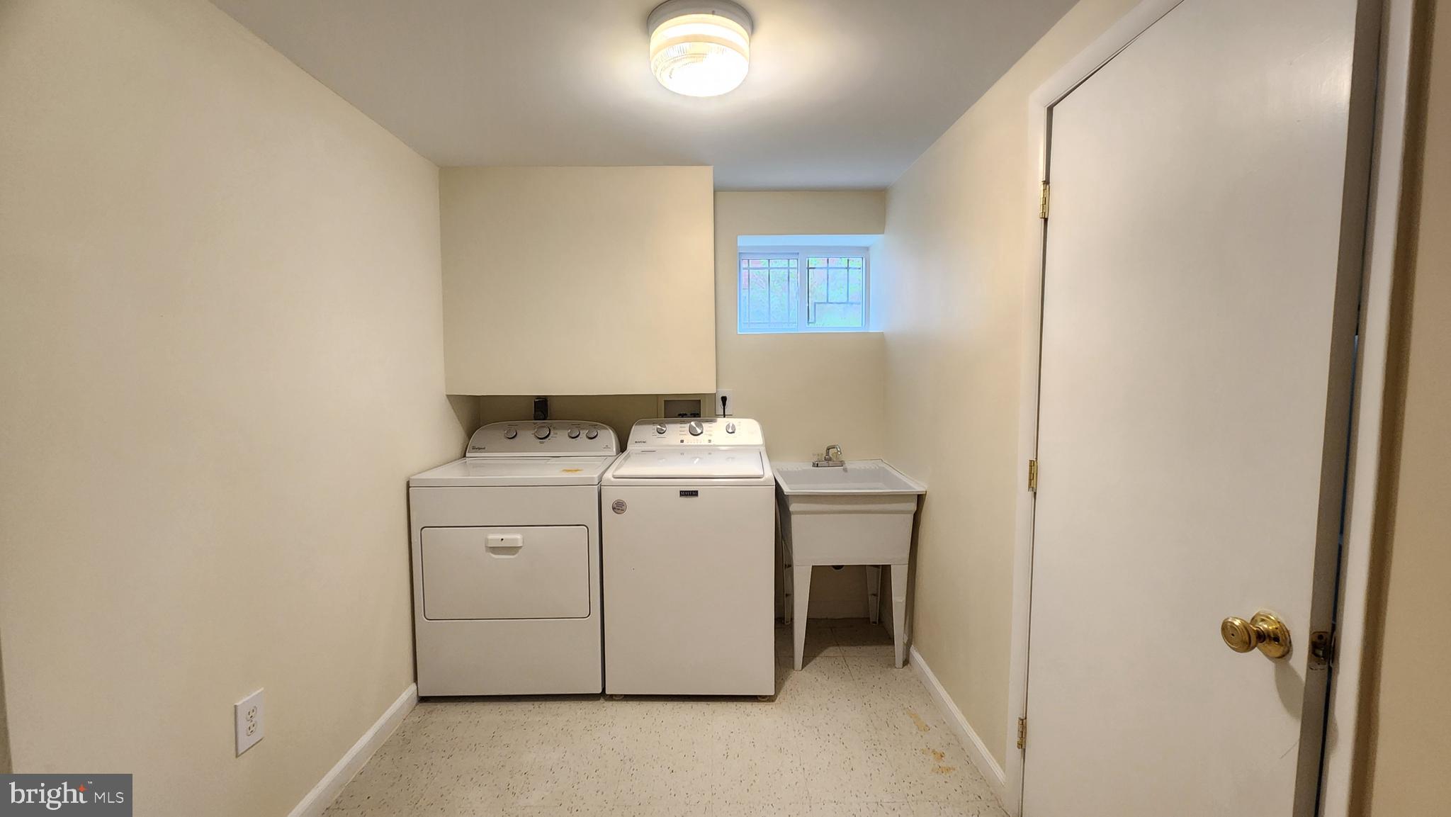 OLD TOWN - Residential Lease