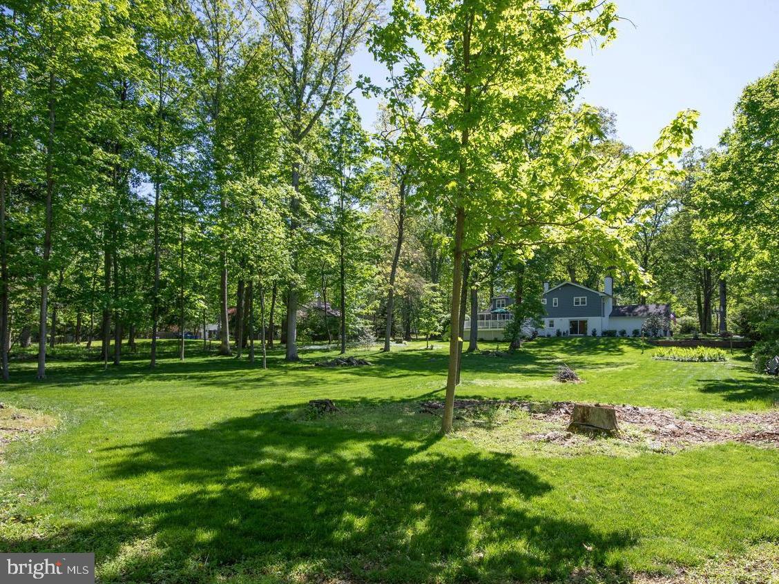 BUTTONWOOD MANOR - Residential