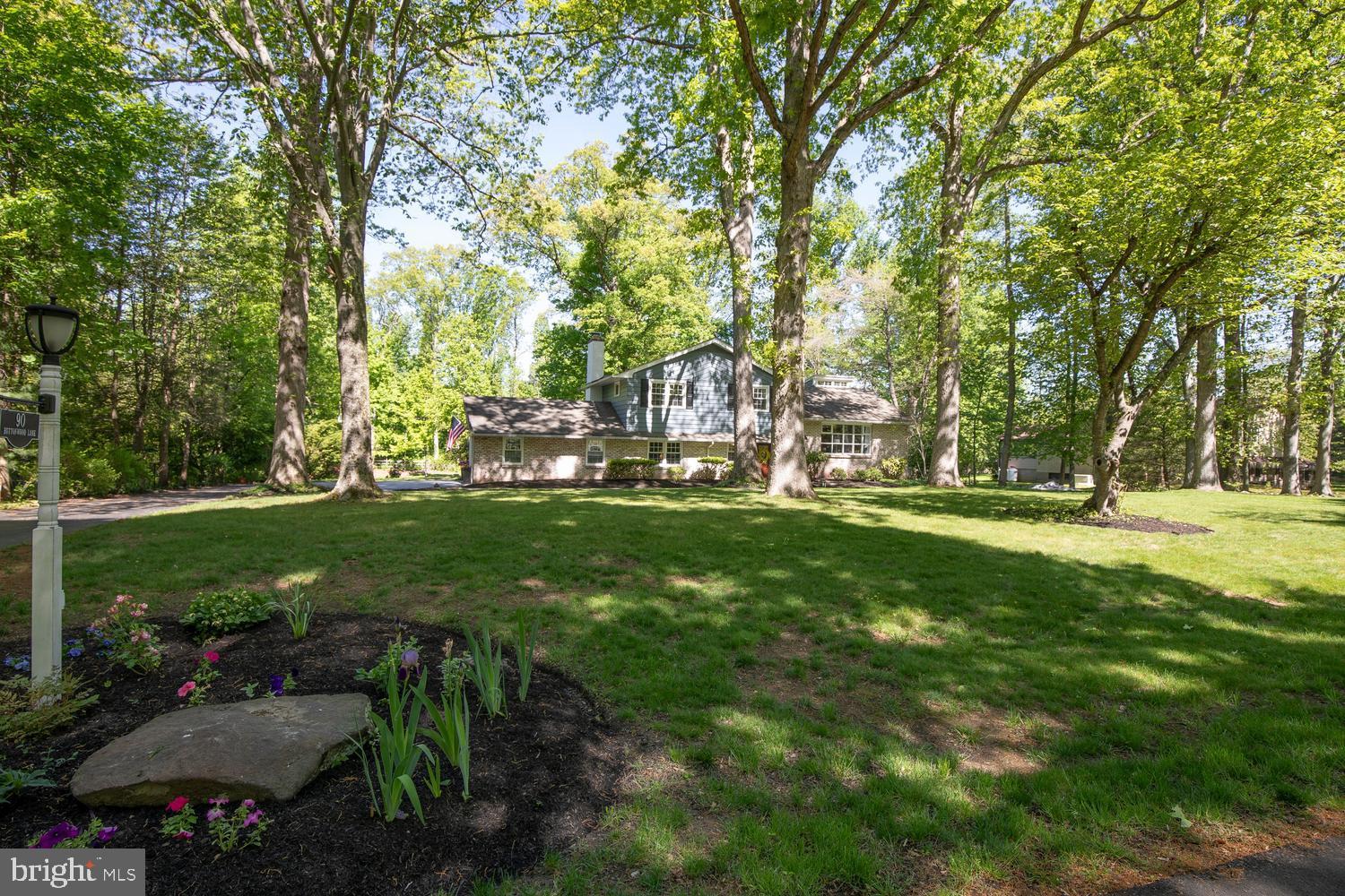 BUTTONWOOD MANOR - Residential