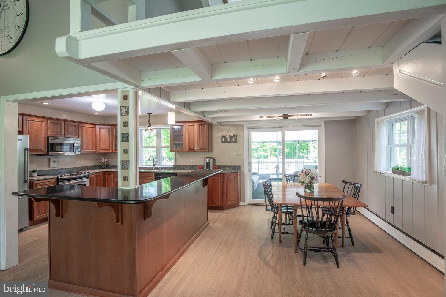 BUTTONWOOD MANOR - Residential