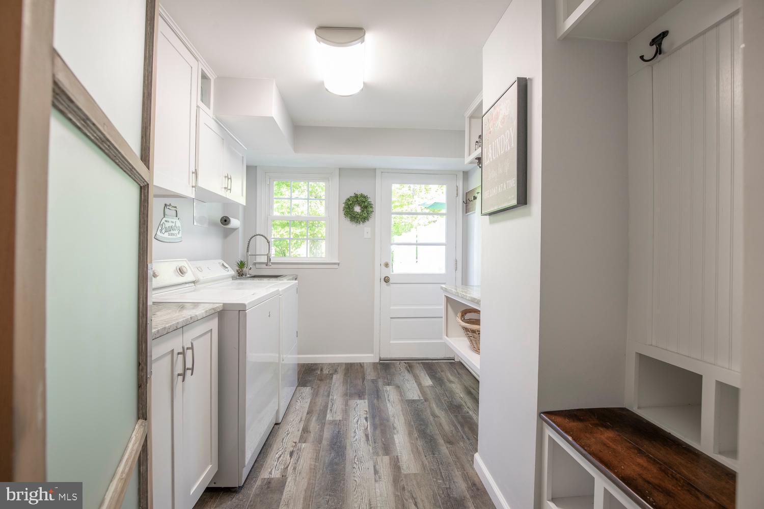 BUTTONWOOD MANOR - Residential