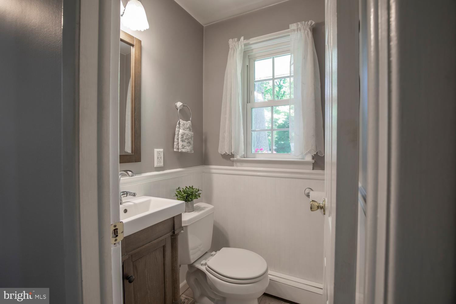 BUTTONWOOD MANOR - Residential