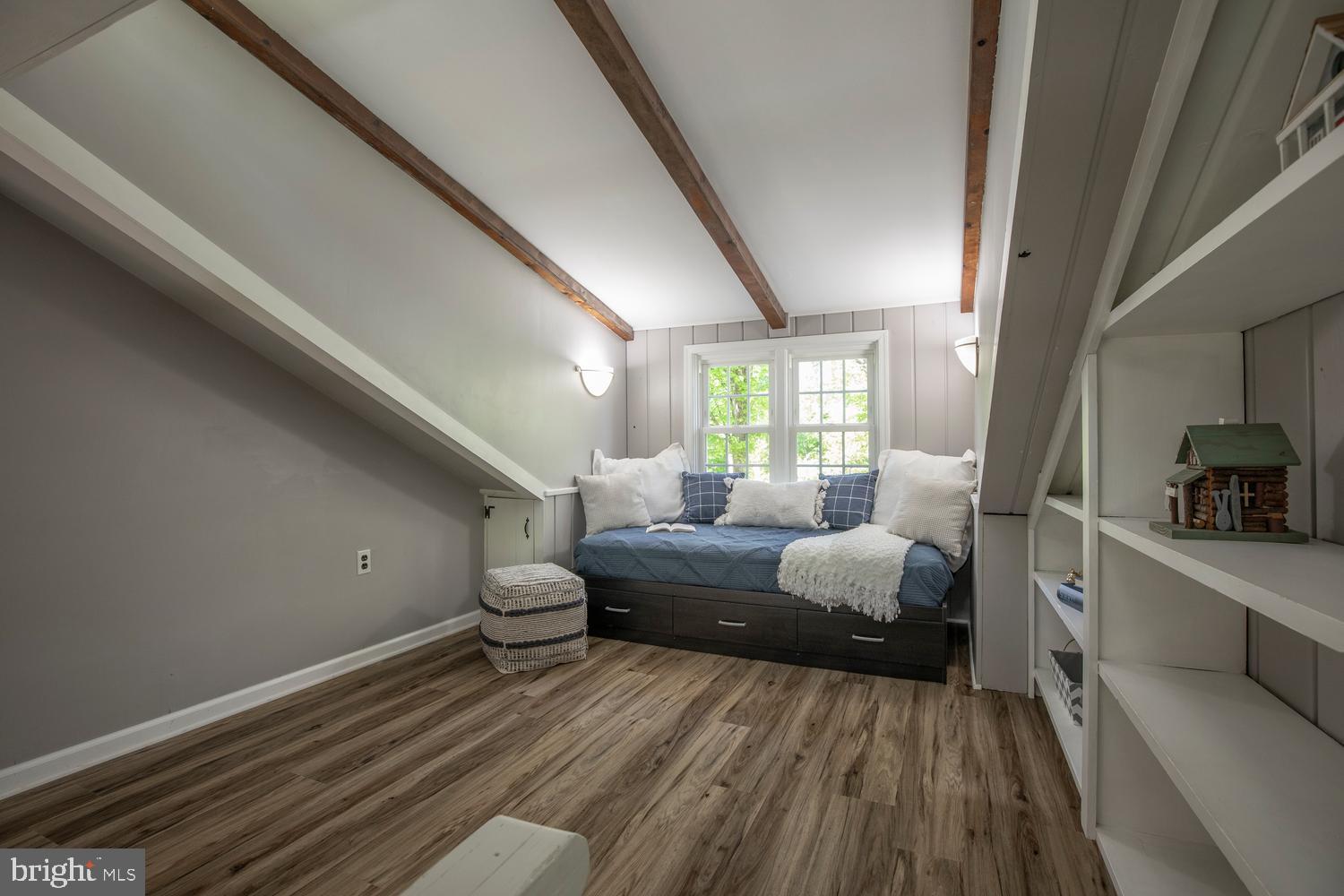 BUTTONWOOD MANOR - Residential