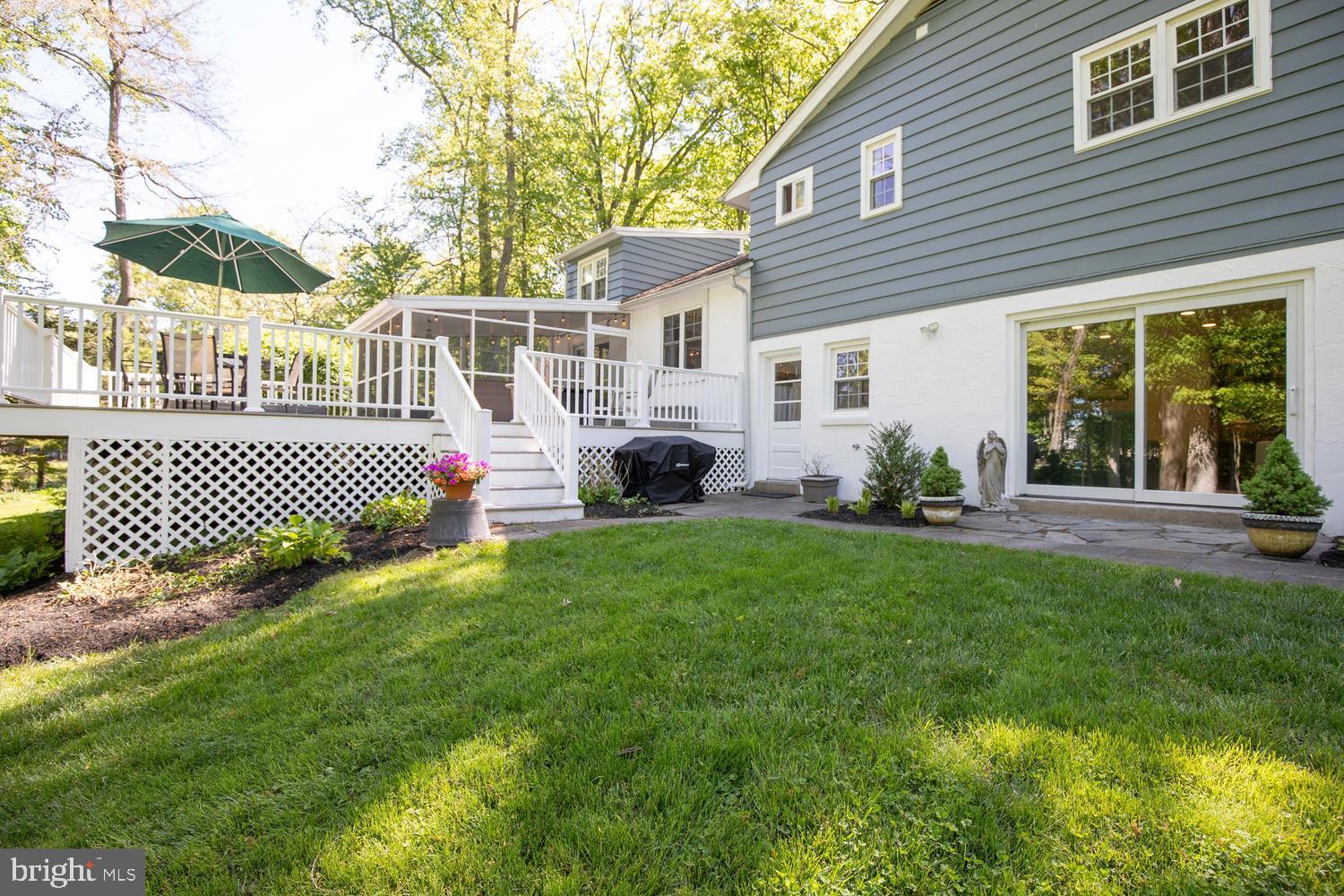BUTTONWOOD MANOR - Residential