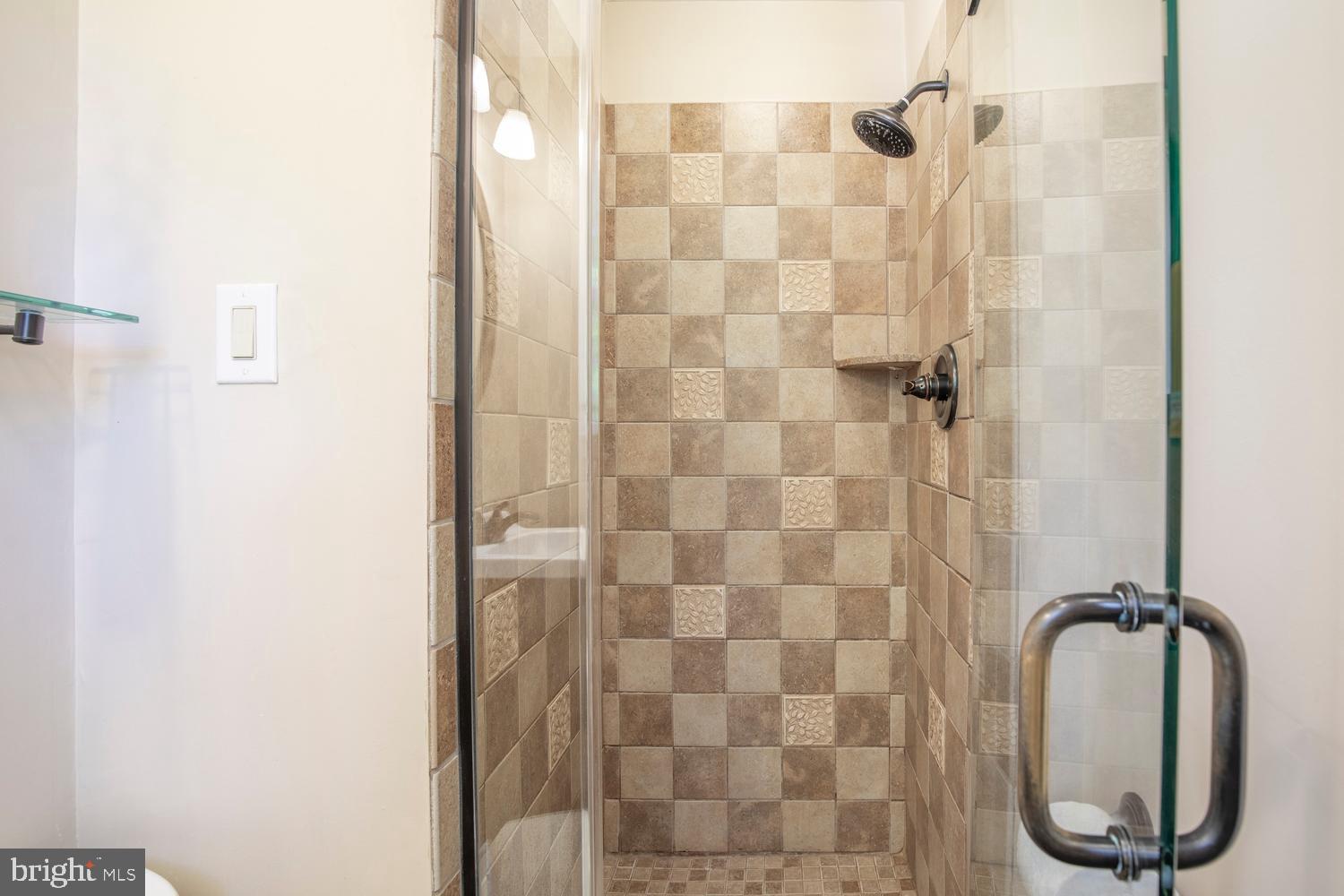 BUTTONWOOD MANOR - Residential